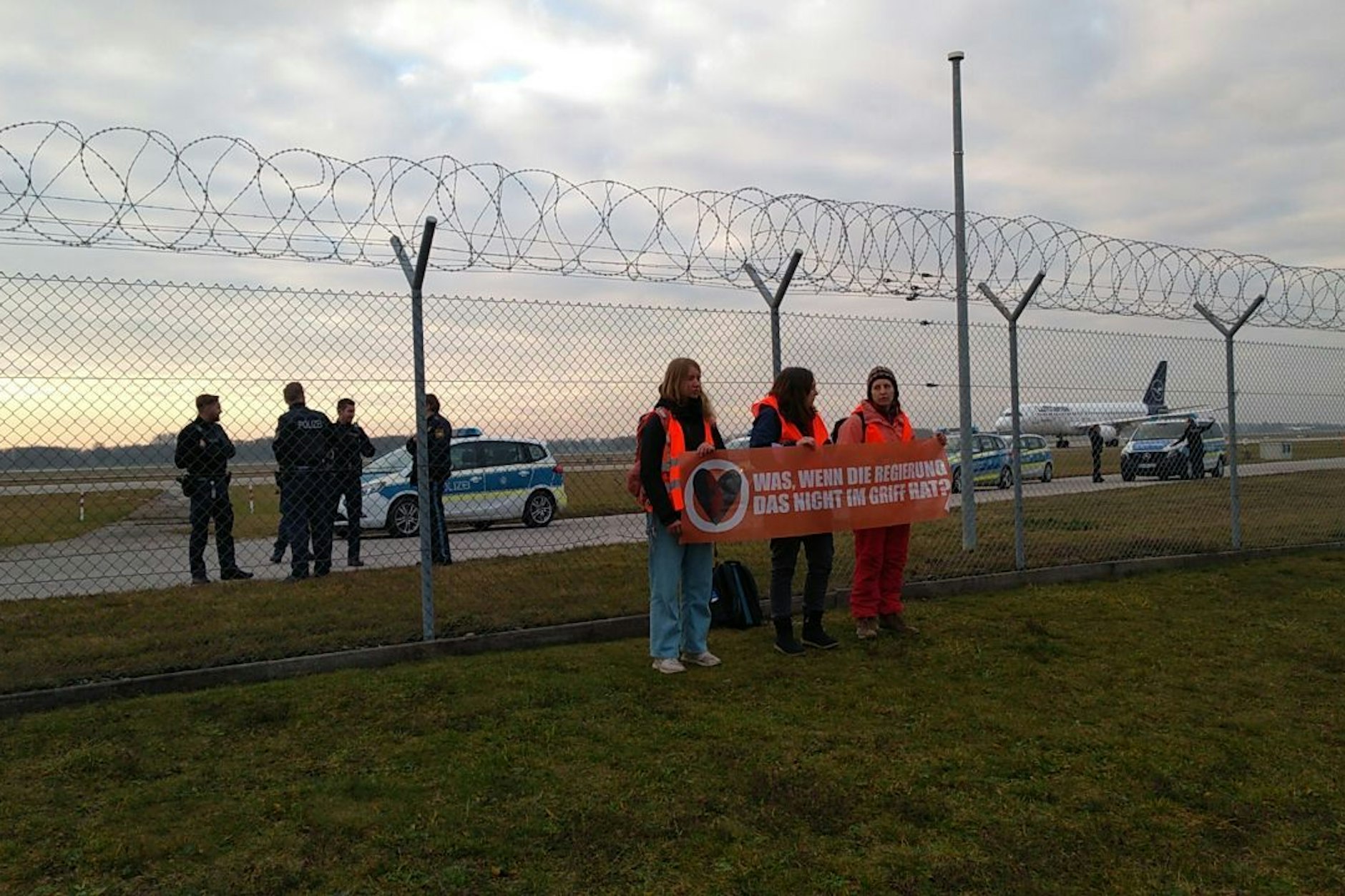 Klimaaktivisten der „Letzten Generation“ am Münchner Flughafen.