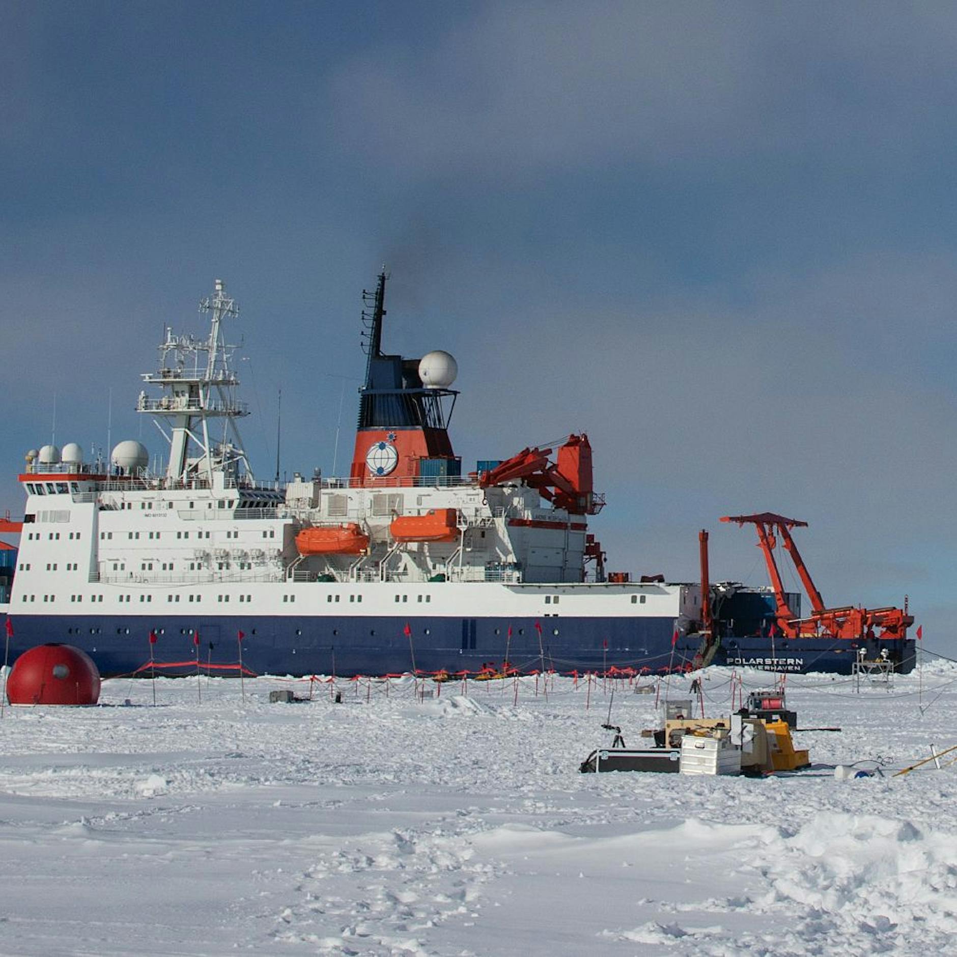 Spektakuläre Reisen und Party auf dem Eisberg: Die „Polarstern“ wird 40
