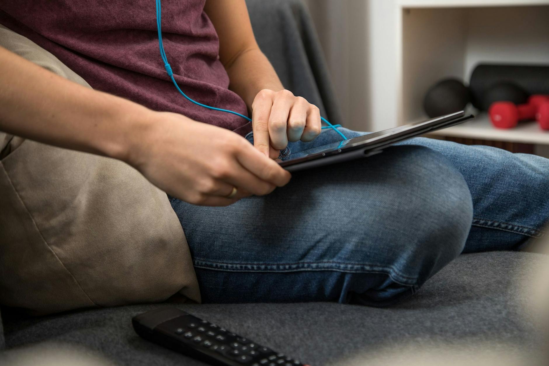 ARCHIV - In Zukunft wird es mehr Angebote der Streaming-Dienste geben, für die nicht gezahlt werden muss.