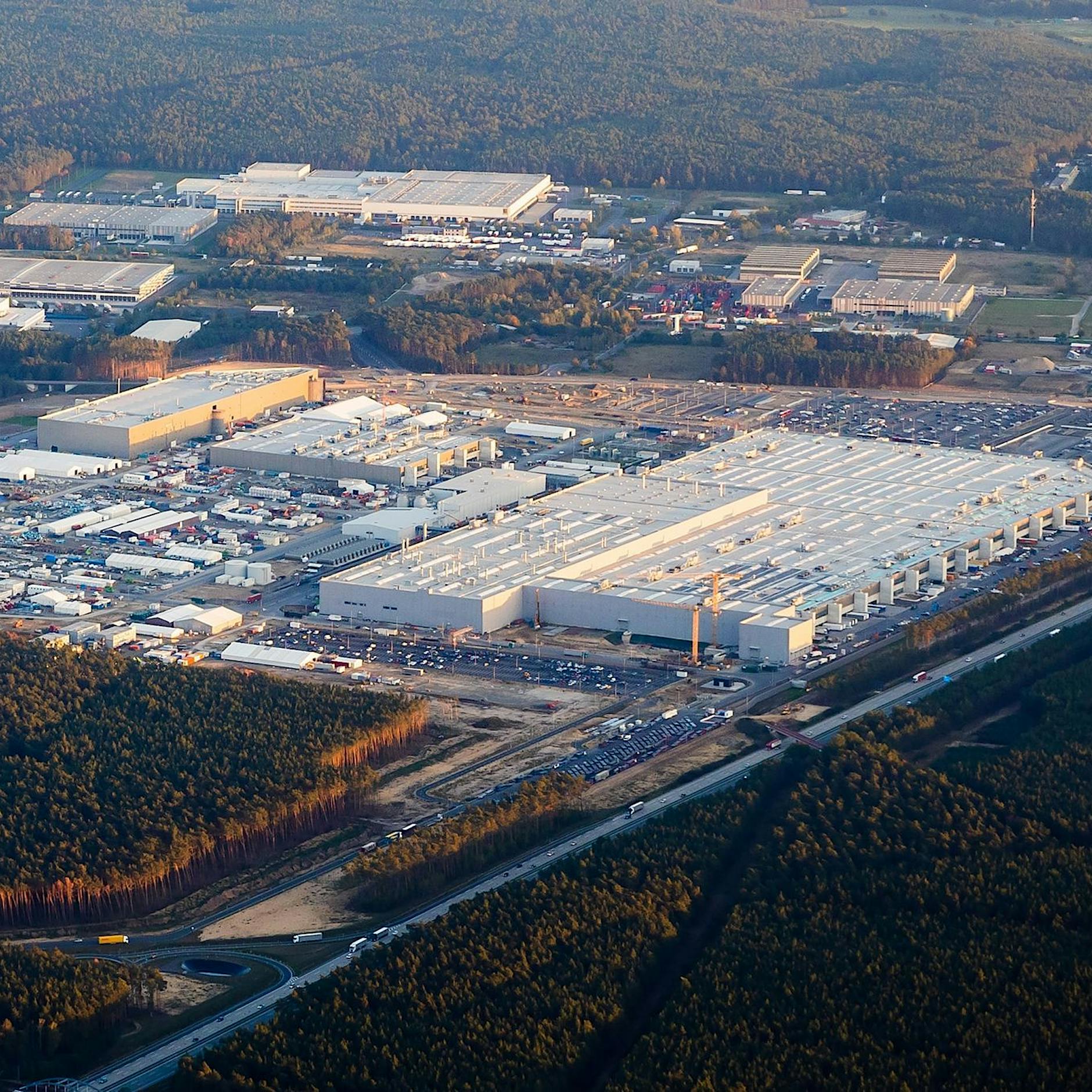 Gemeindevertreter machen Weg frei für Tesla-Erweiterung