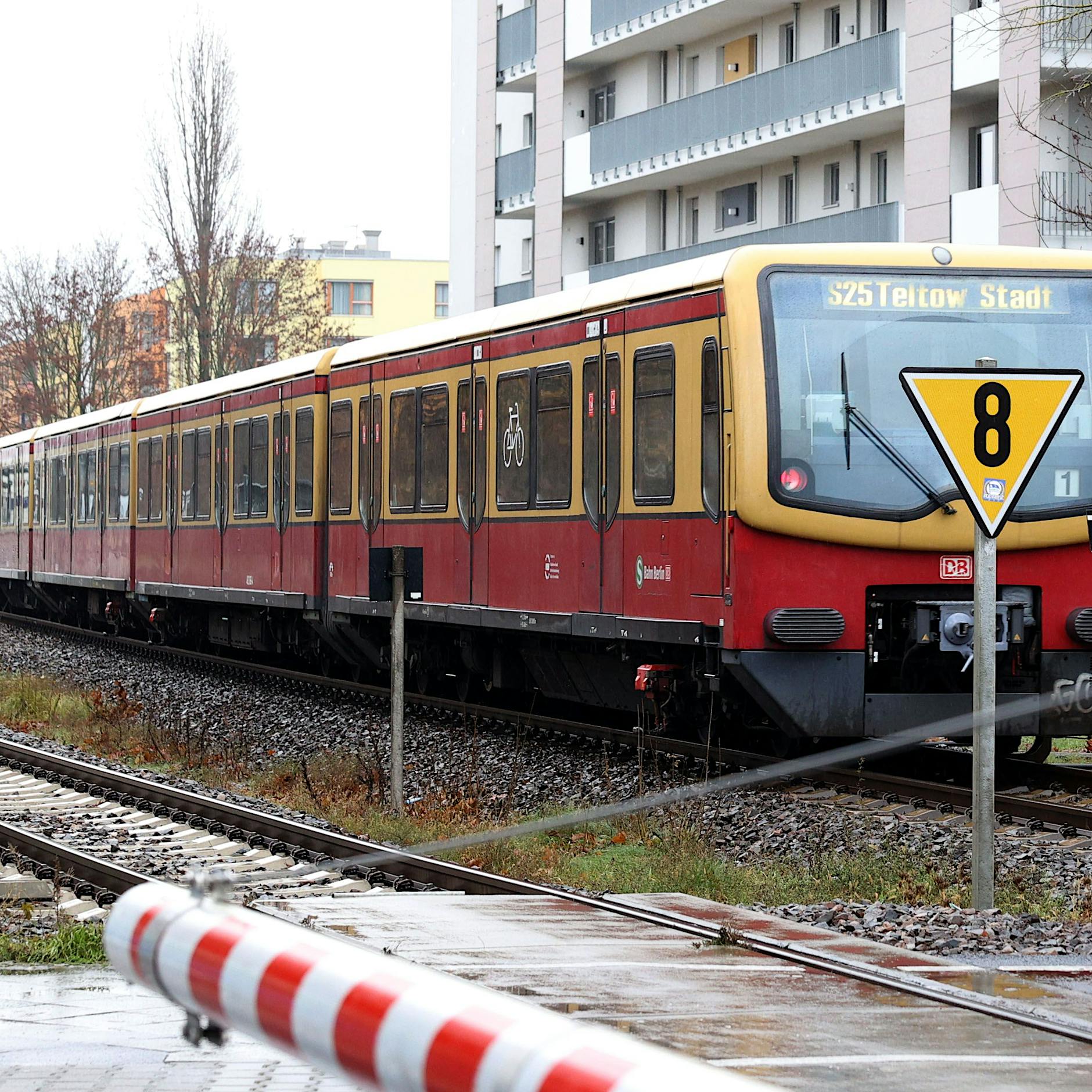 Krankmeldungen nehmen weiter zu: S-Bahn stellt zwei Linien komplett ein
