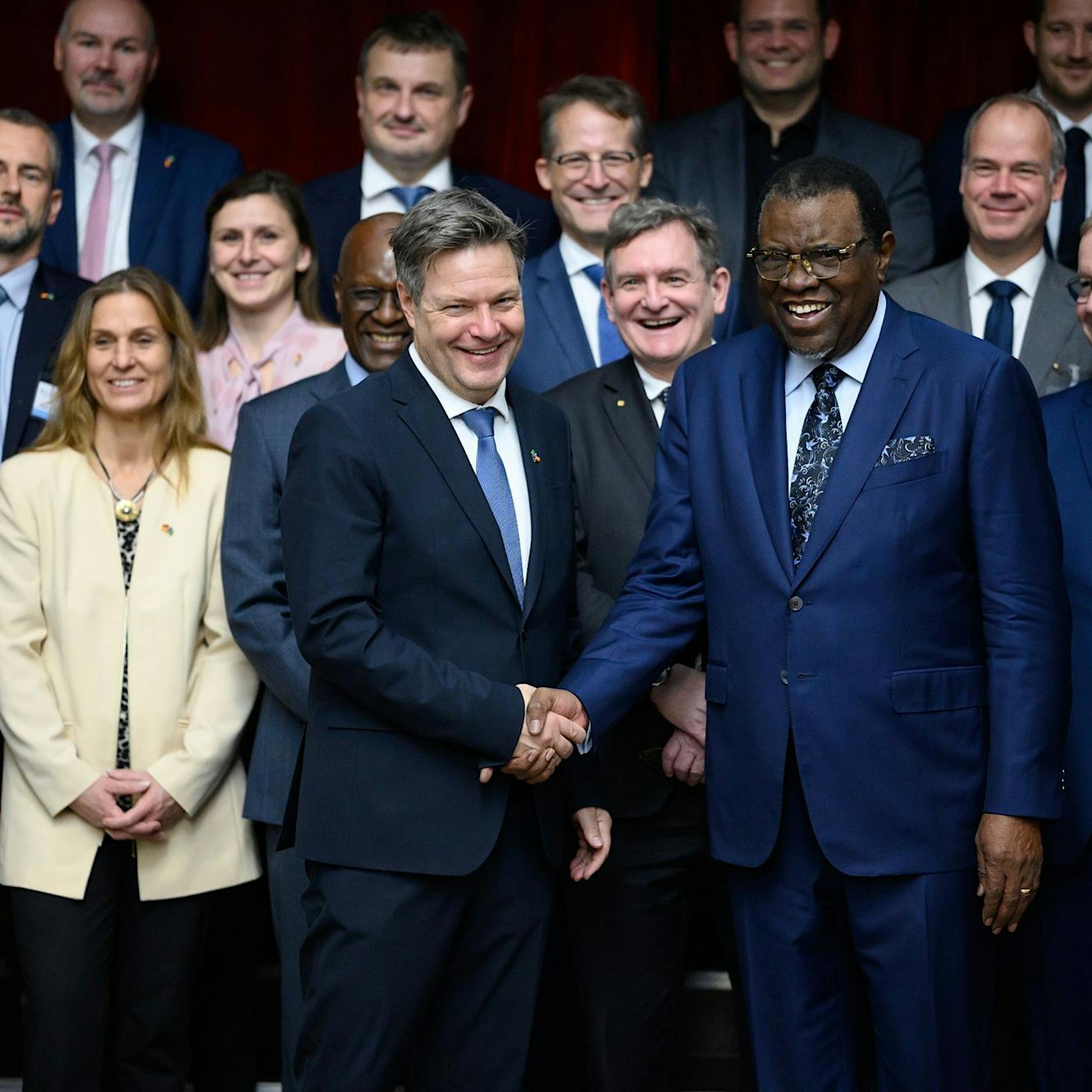 Habeck auf Wasserstoff-Mission - Große Hoffnungen in Namibia