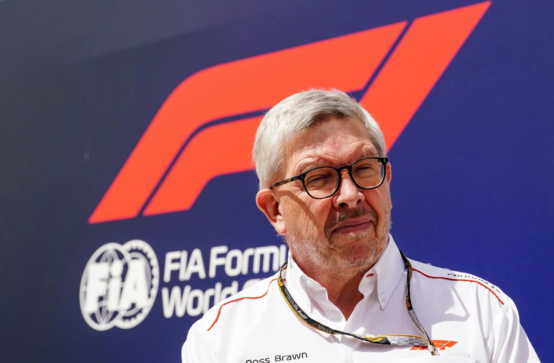 ARCHIV - Wird künftig die Spiele nur noch als Fan schauen: Sportdirektor der Formel-1 Ross Brawn.