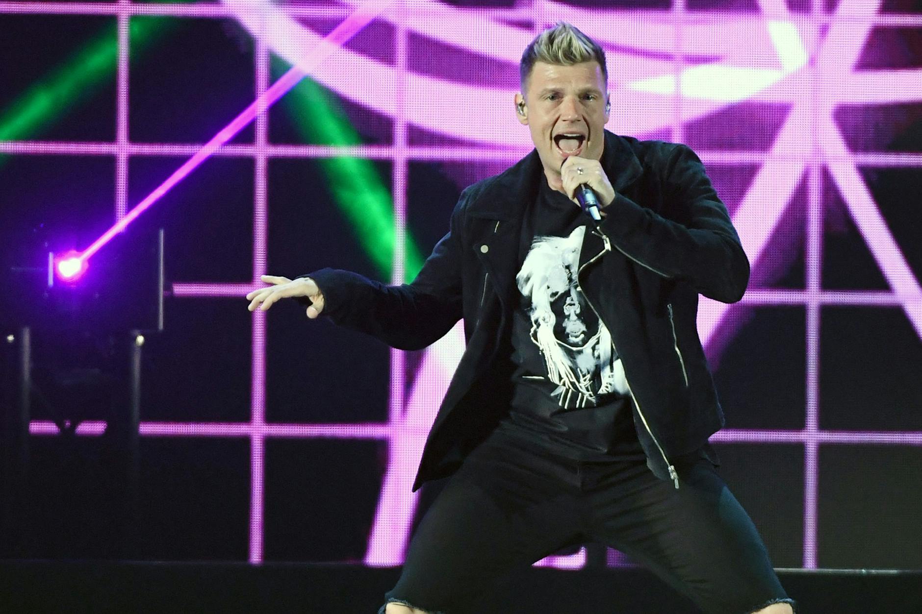 Backstreet-Boys-Sänger Nick Carter ist in den USA von einer Frau wegen eines angeblichen sexuellen Übergriffs im Jahr 2001 verklagt worden