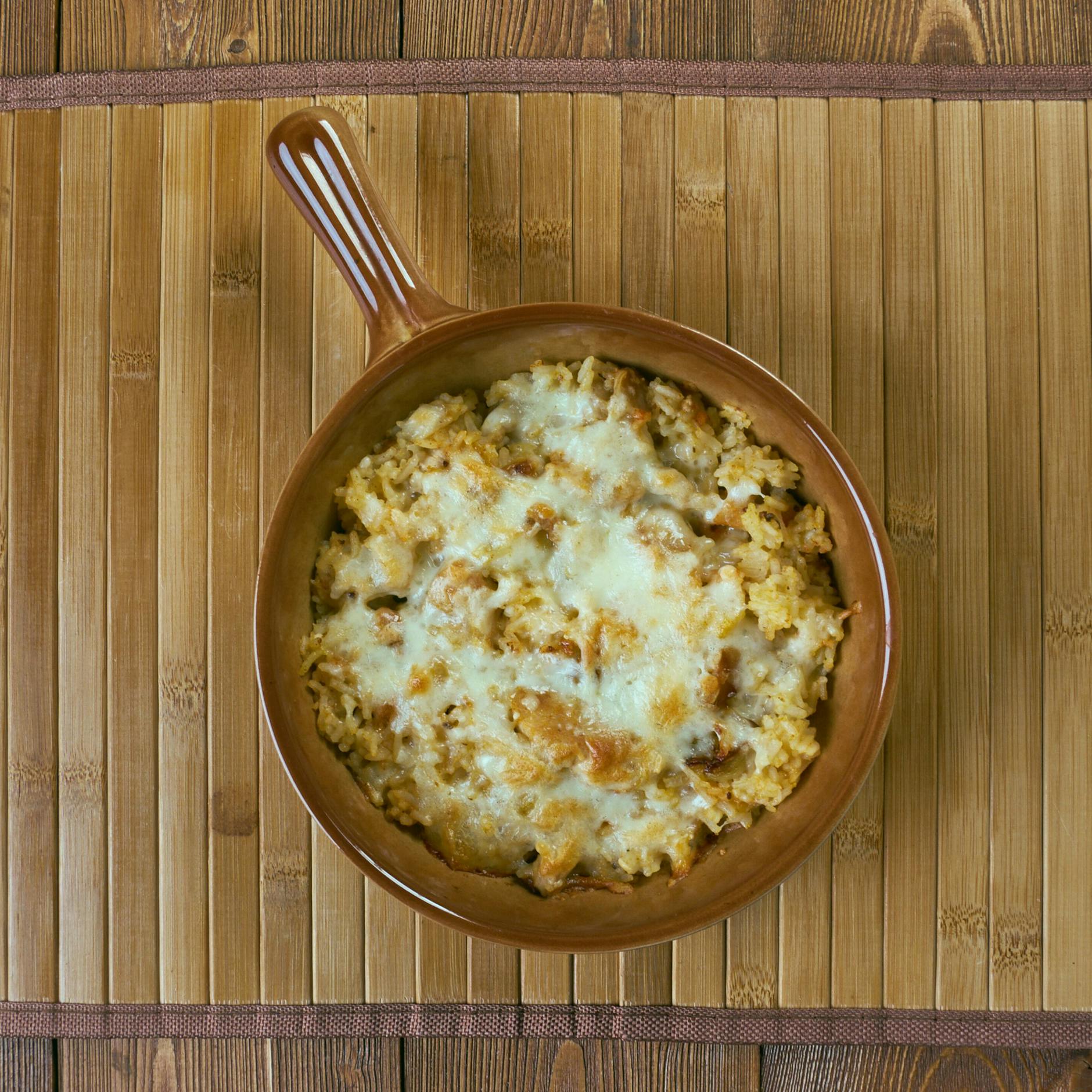 Der Reis-Hackfleisch-Auflauf schmeckt garantiert der ganzen Familie.