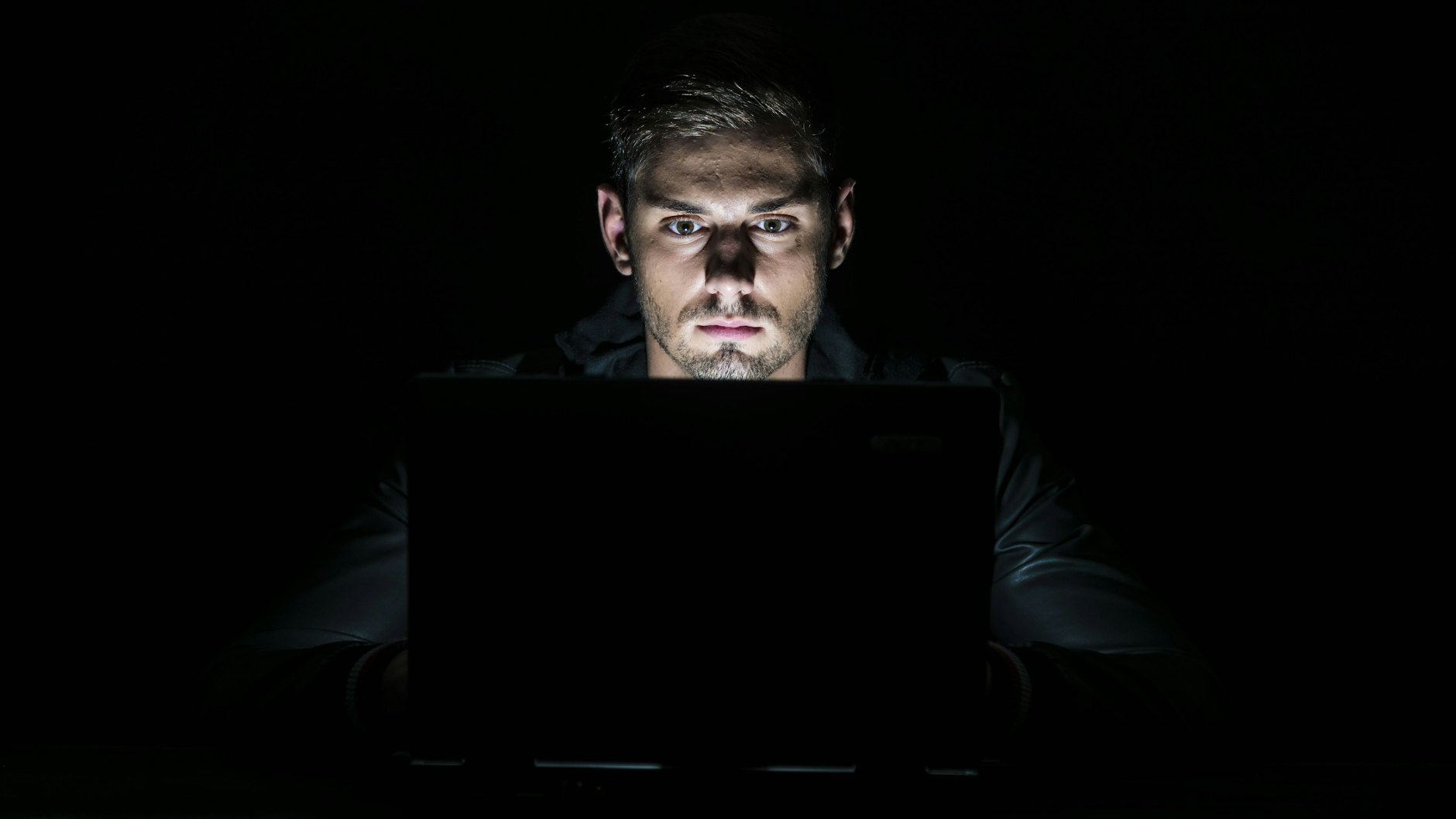 Seien Sie wachsam im Internet, rechnen Sie jederzeit mit Hackangriffen und Phishing-Attacken!