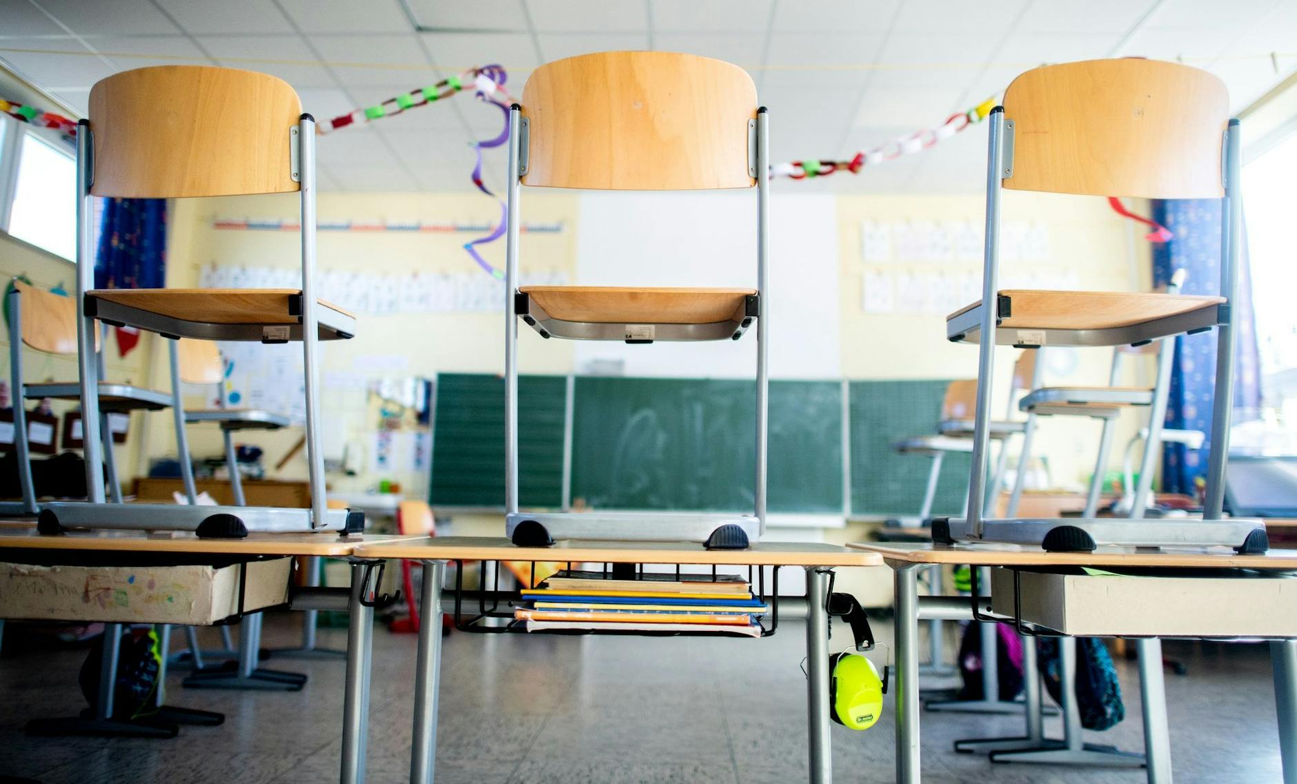 ARCHIV - Der Grundschule gelinge es in vielen Fällen nicht, grundlegende Kompetenzen an alle Kinder zu vermitteln.