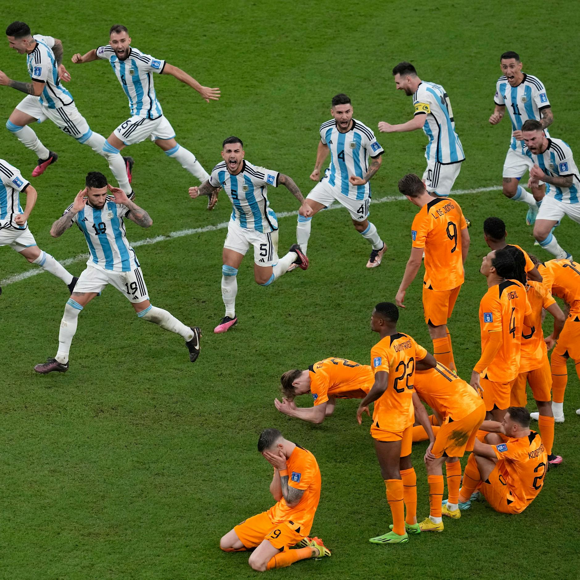 Das unsportlichste Foto des Jahres: Argentinien verhöhnt die Verlierer – Messi-Eklat nach dem Spiel!