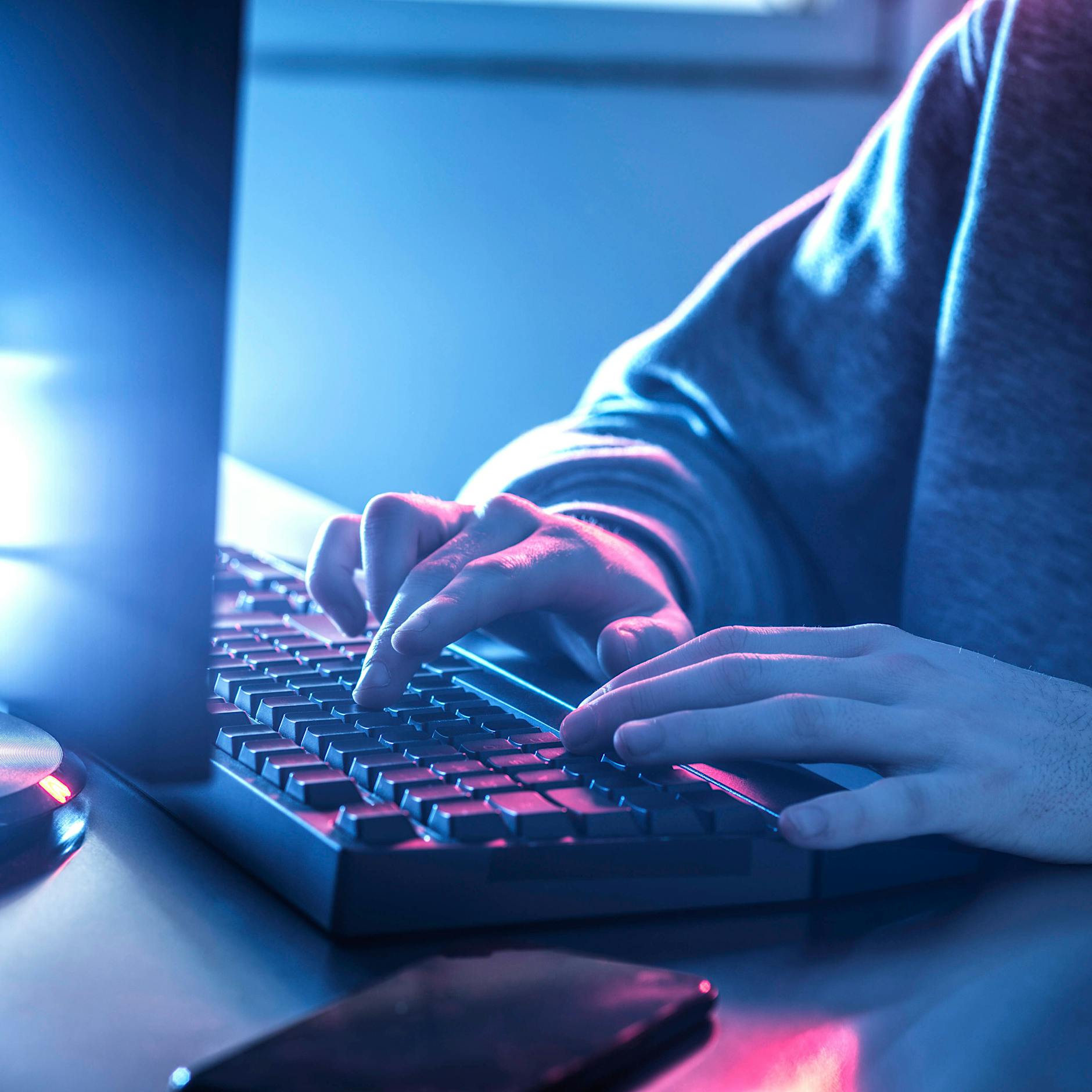 Hackerangriffe auf Handys nehmen stark zu: Wo droht Gefahr?