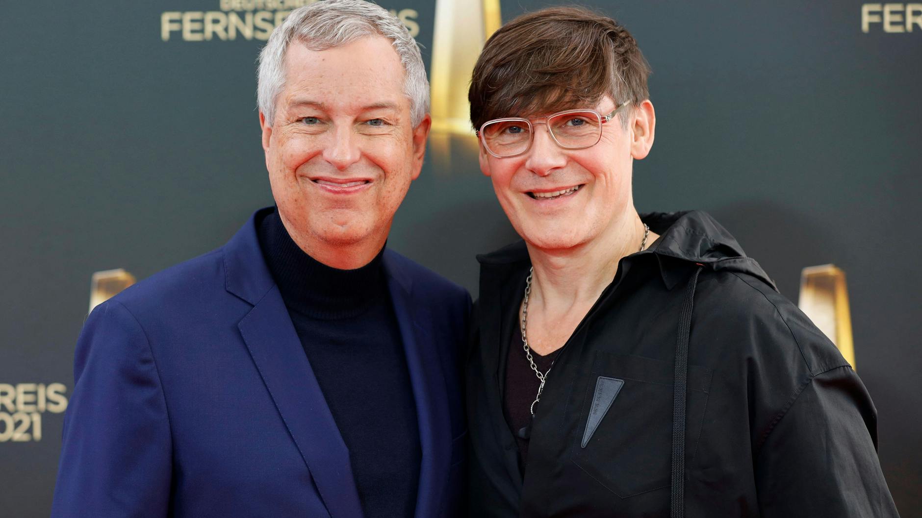 Thomas Hermanns mit Ehemann Wolfgang Macht bei der Verleihung des Deutschen Fernsehpreises 2021