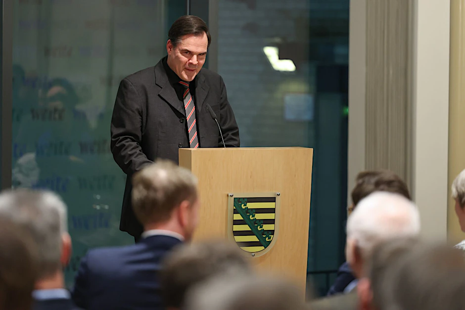 Der Autor Uwe Tellkamp liest aus seinem Buch in der Landesvertretung Sachsens.  