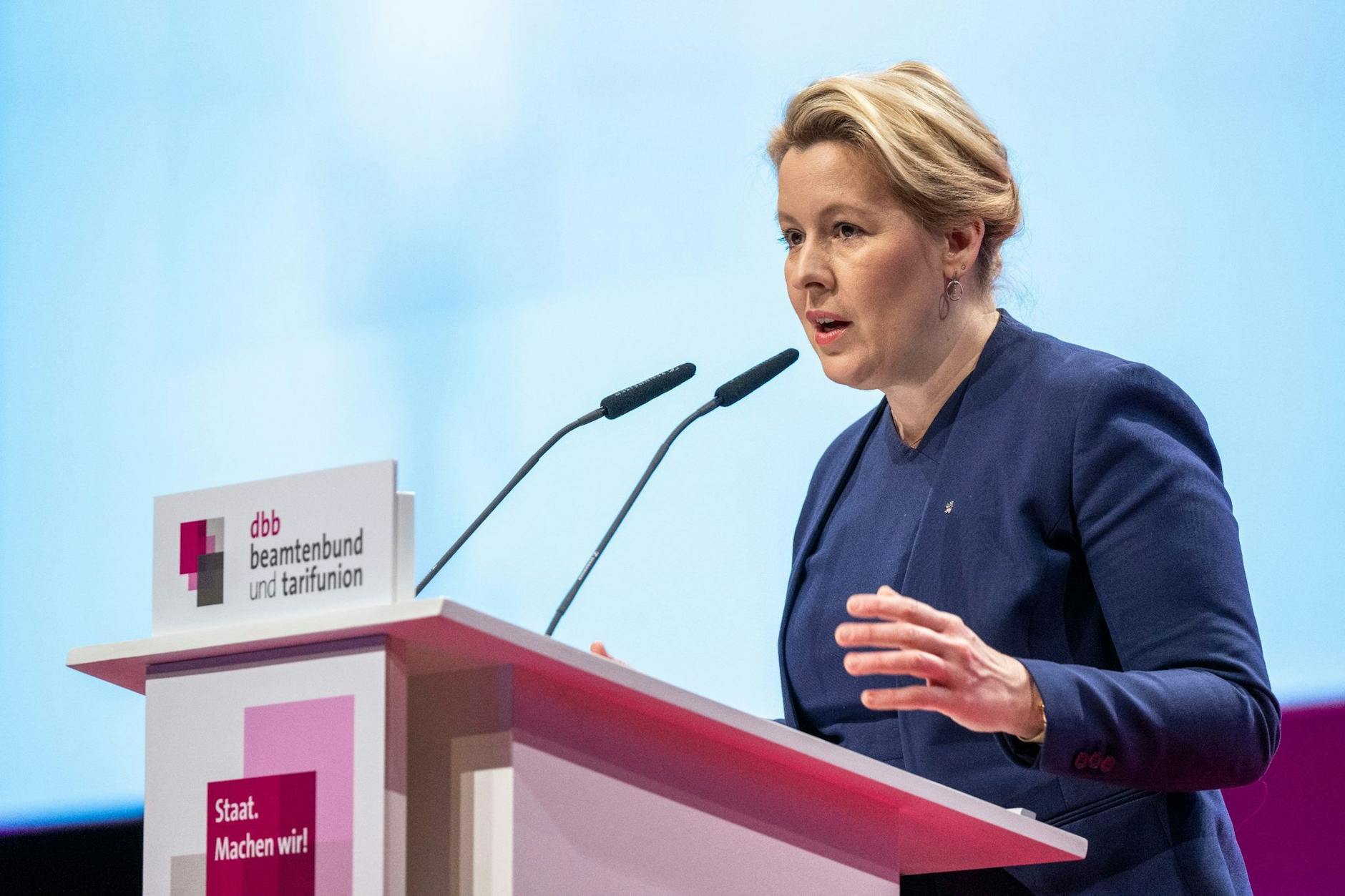 ARCHIV - Zu sehen ist Franziska Giffey (SPD), die Regierende Bürgermeisterin von Berlin.
