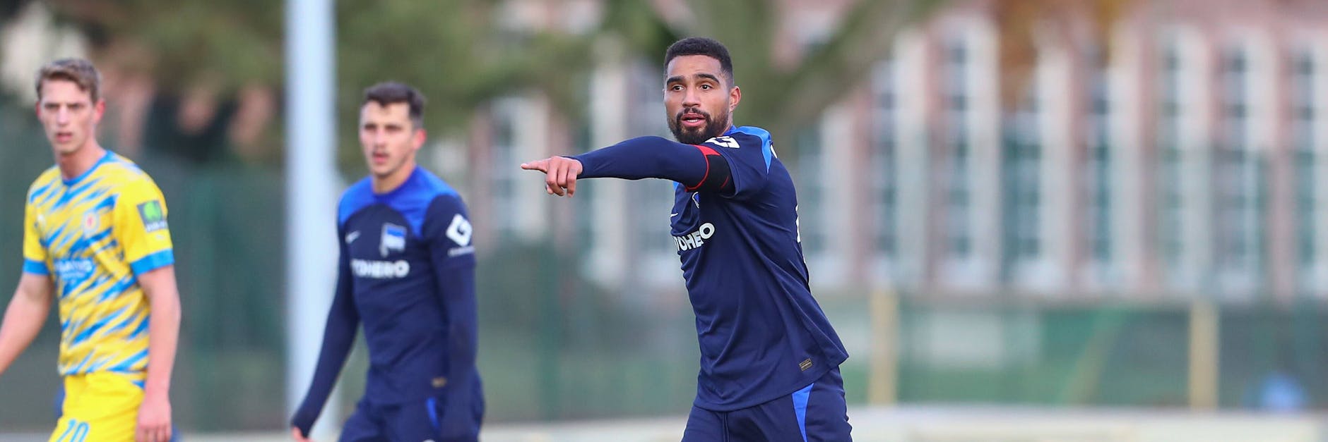 Prince Boateng, hier im letzten Hertha-Test vor der Winterpause gegen Braunschweig, gibt gerne auf und neben dem Platz den Ton an.