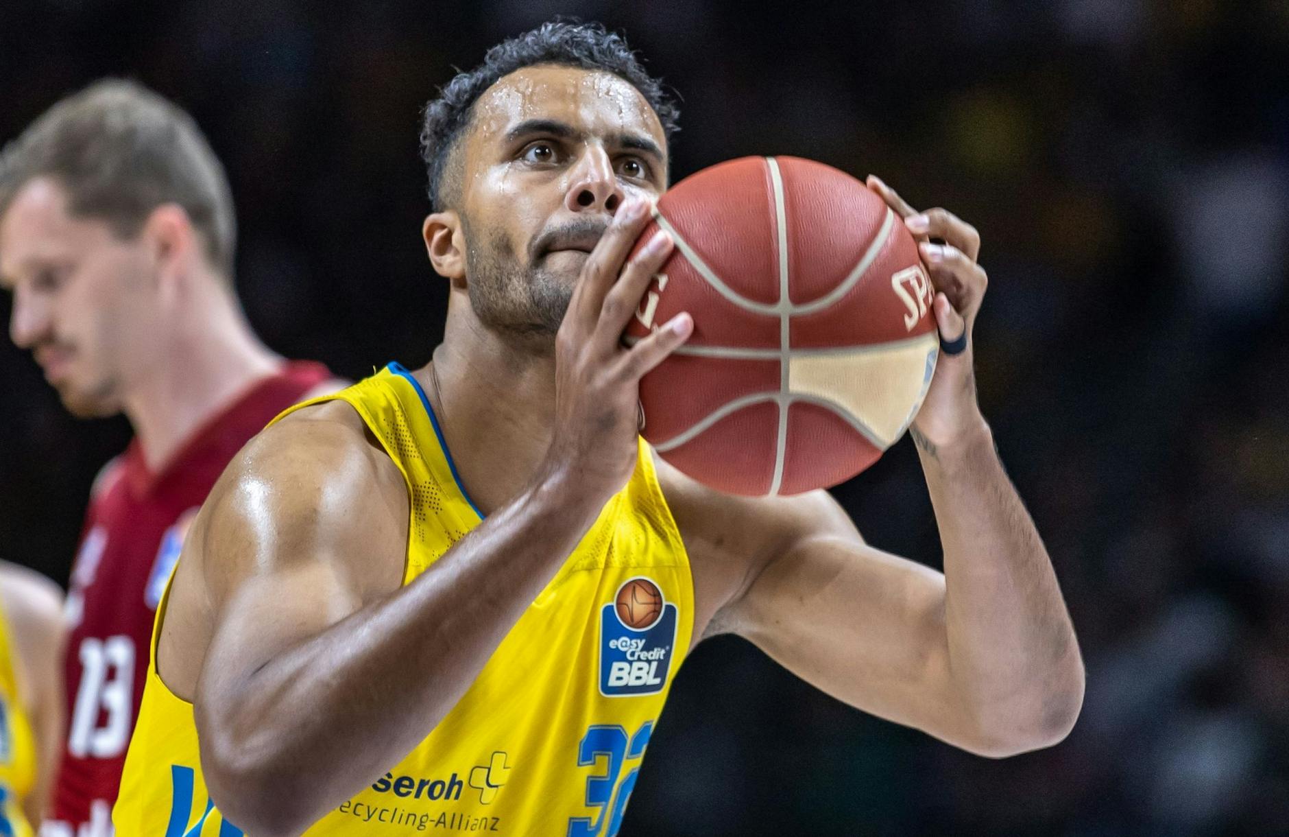 ARCHIV - Mit 15 Punkten gegen Braunschweig bester Werfer bei Alba Berlin: Johannes Thiemann. ntur GmbH/dpa