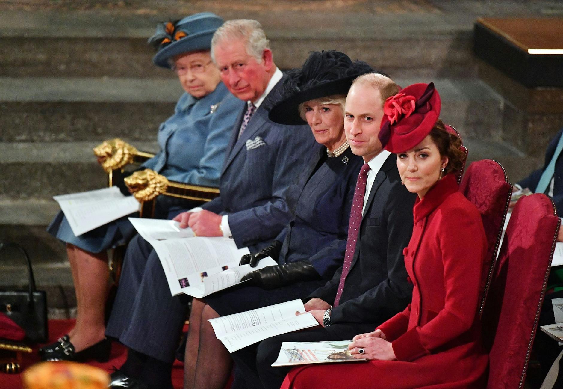 ARCHIV - Die britischen Royals beim Gottesdienst in der Londoner Westminster Abbey. /dpa