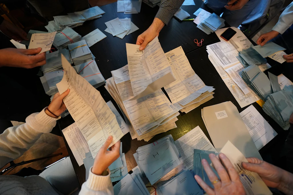 Schon über 50.000 Wahlhelfer: Anmeldestopp für Berliner Wiederholungswahl
