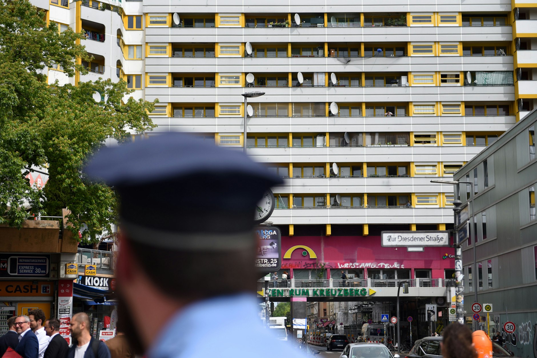 Die geplante Kotti-Wache über der Adalbertstraße soll Anfang Februar 2023 in Betrieb gehen.