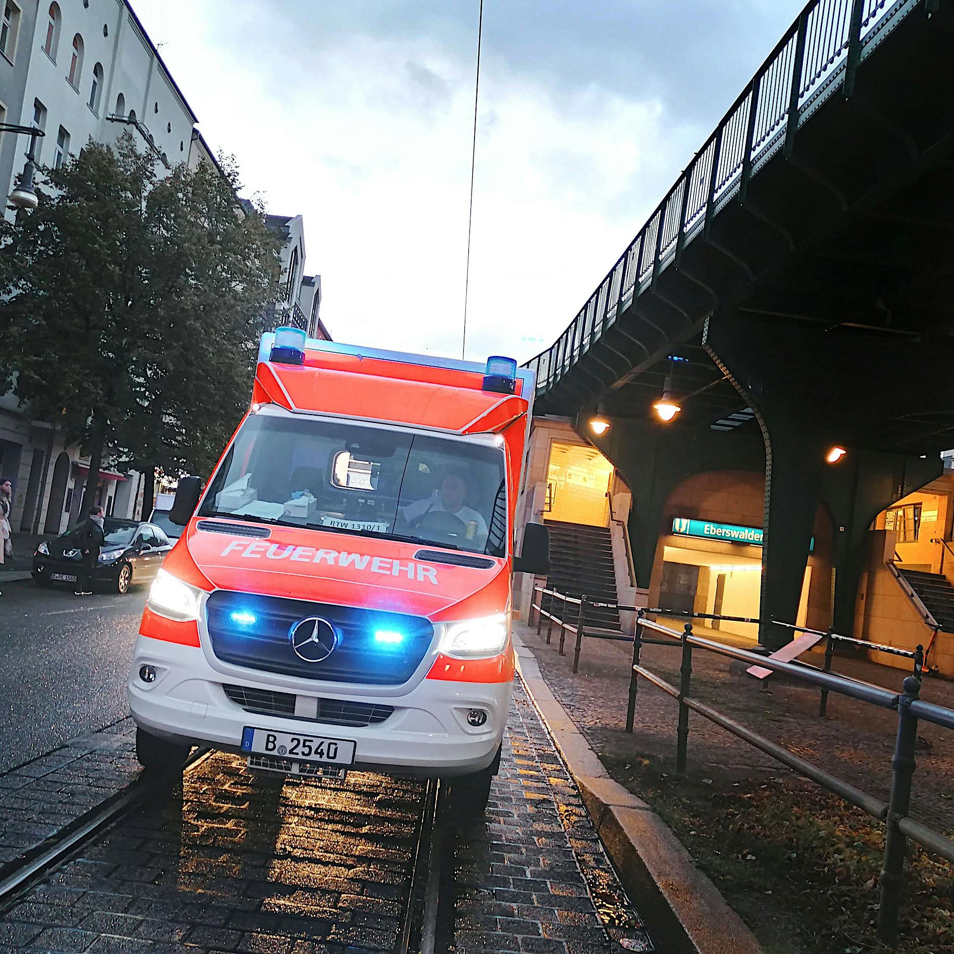 Berlin-Marzahn: Patient wartet über drei Stunden auf den Rettungswagen