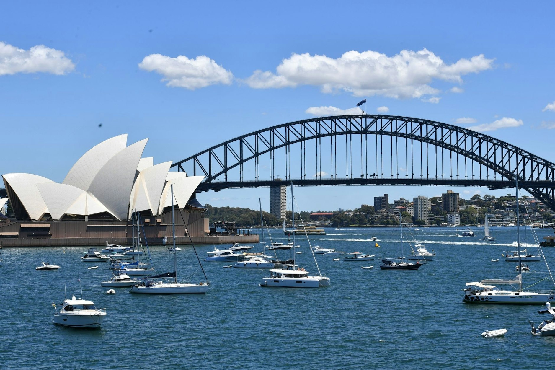Eine Klimaaktivistin legte den Verkehr auf der Harbour Bridge in Sydney lahm. Dafür muss sie nun monatelang ins Gefängnis.&nbsp;