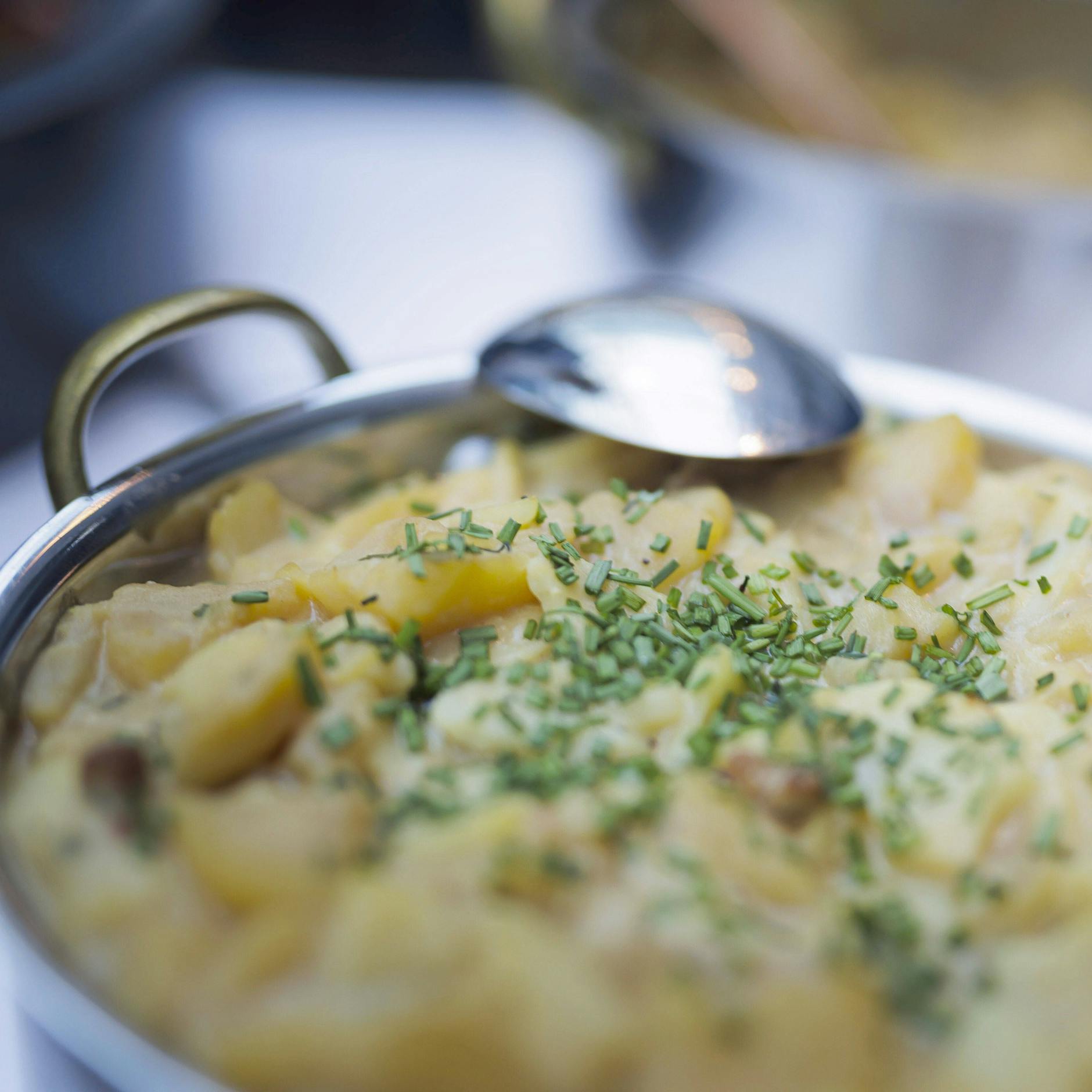 Nach Omas Geheimrezept: Der beste Kartoffelsalat der Welt – so cremig, so lecker!