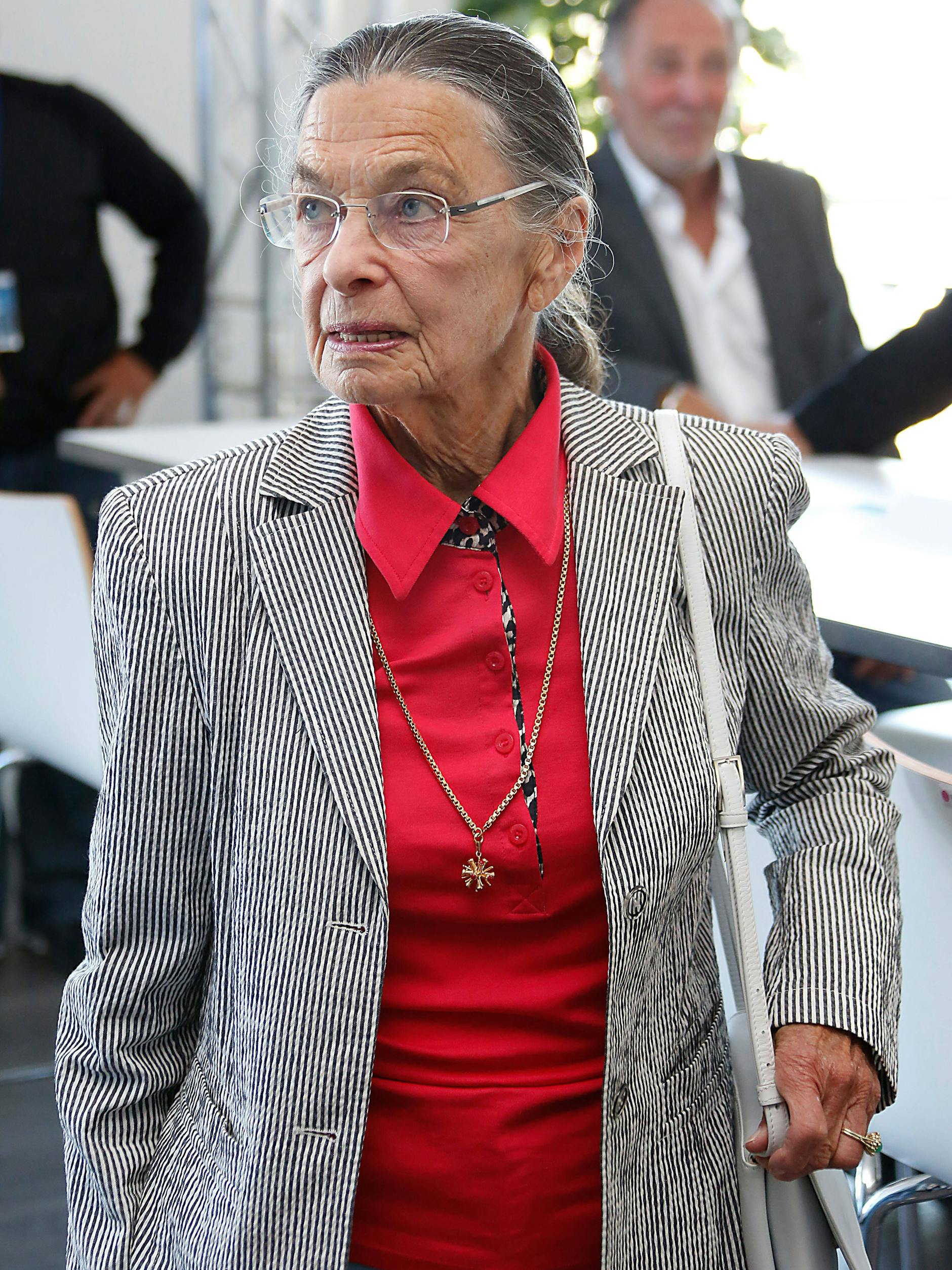 Am 18. Juni 2016: Jutta Müller kommt zur Eröffnung des neuen CFC-Stadions