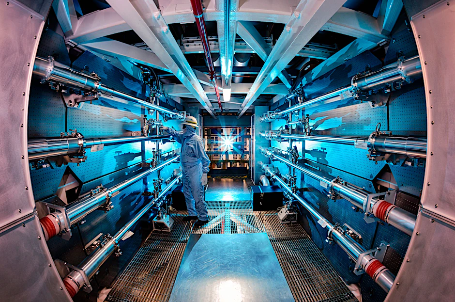 Blick in die Versuchsanlage des Lawrence Livermore National Laboratory in Kalifornien, wo die Kernfusion gelang.