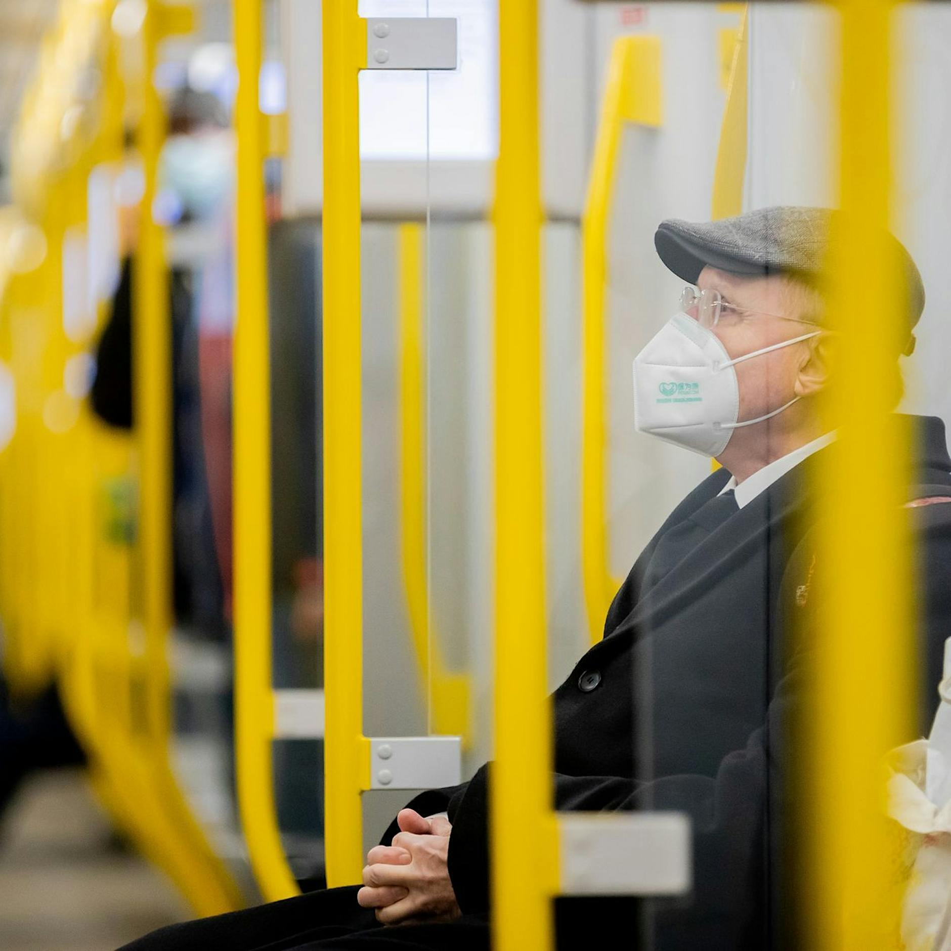 Berlin verlängert Maskenpflicht in Bussen und Bahnen bis Mitte Januar