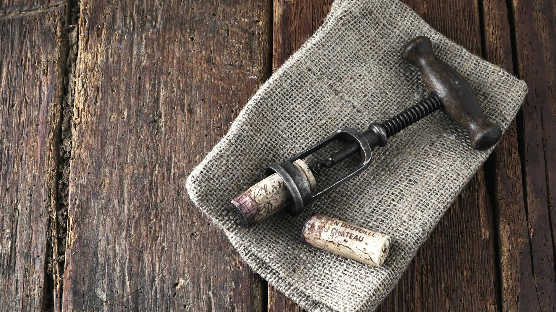 Manchmal ist im richtigen Moment kein Korkenzieher zur Hand.
