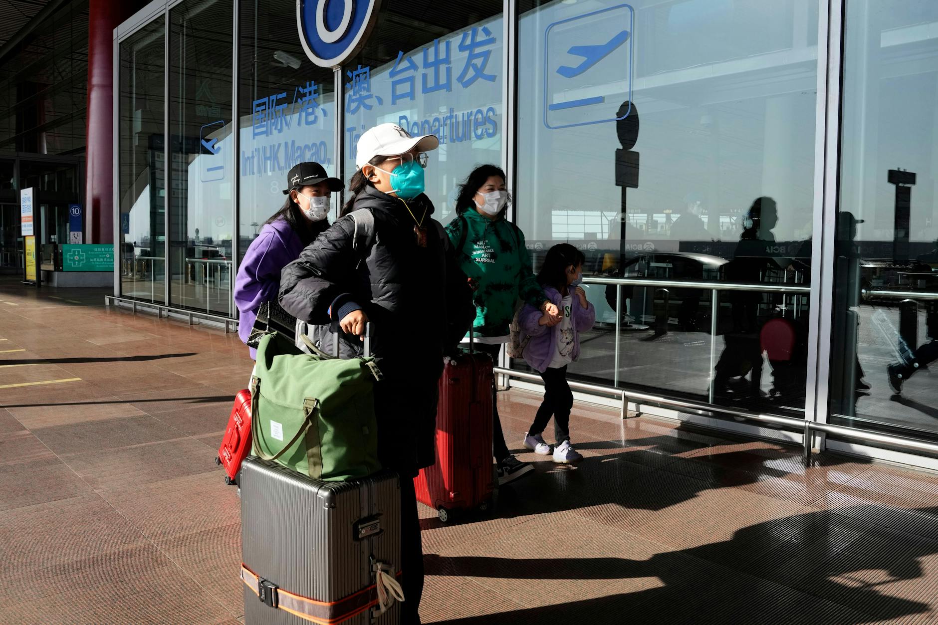 Chinas Regierung hat die Existenz von chinesischen „Übersee-Polizeidienststellen“ in anderen Ländern bestritten, aber eingeräumt, dass es „Service-Stationen“ gibt – auch in Deutschland. 