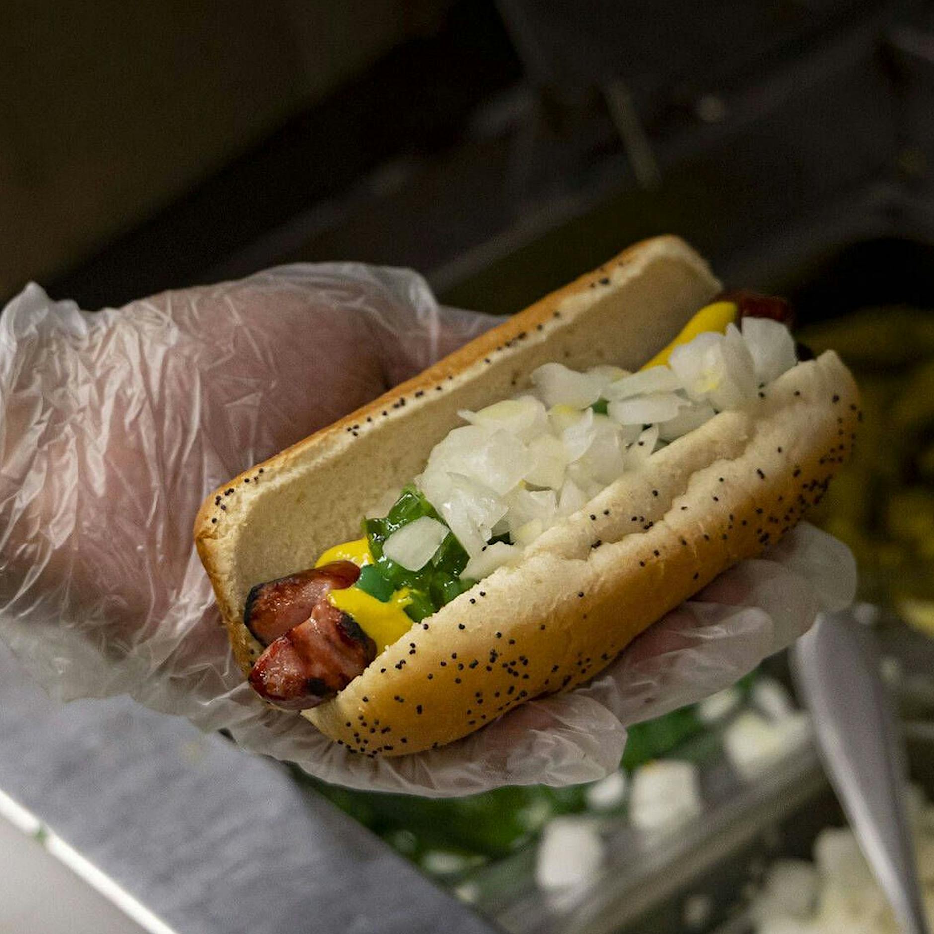 Empörung um „Anne Frankfurter“: Imbiss benennt Hotdog nach Holocaust-Opfer