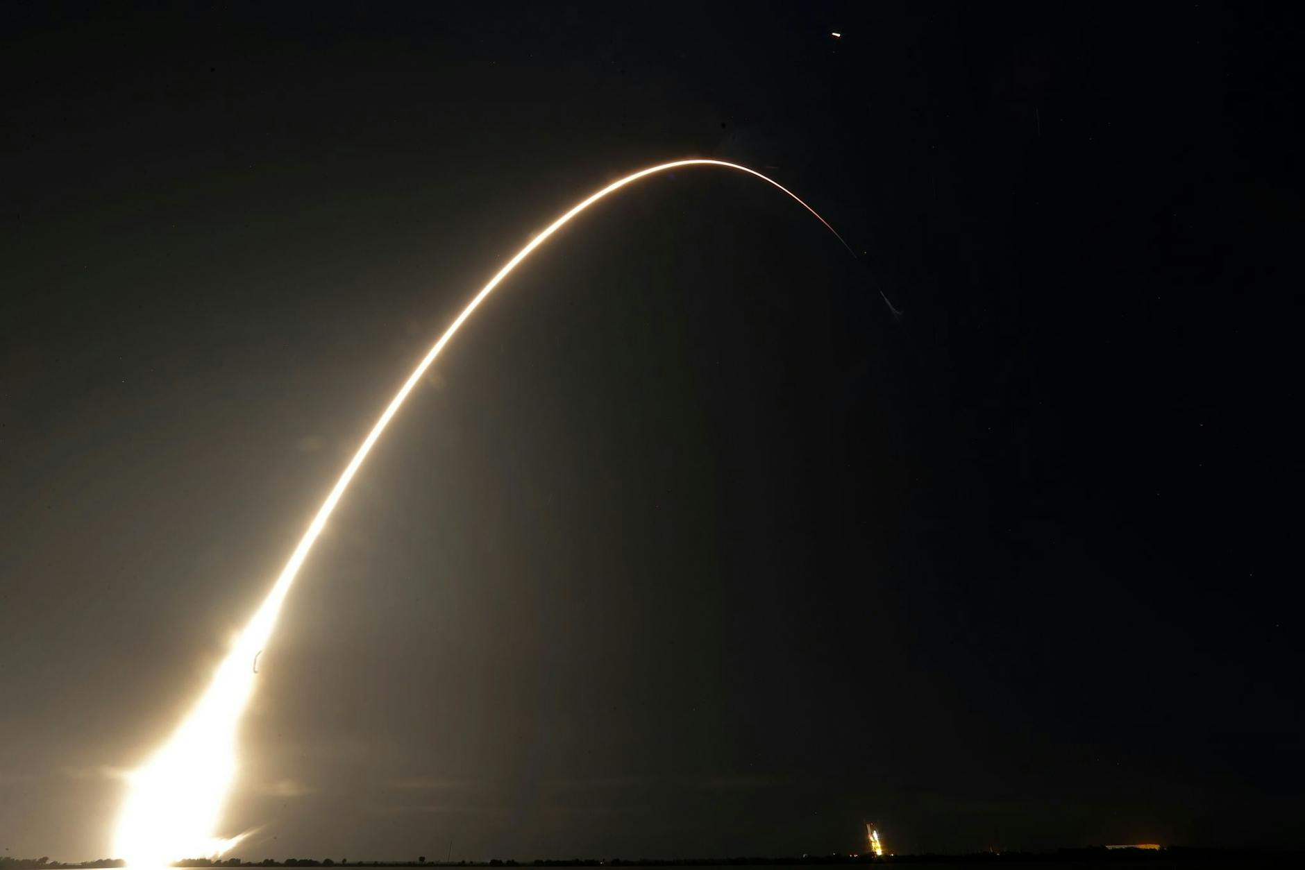 Eine Rakete mit zwei Mondrover aus Japan und den Vereinigten Arabischen Emiraten ist Richtung Mond gestartet.