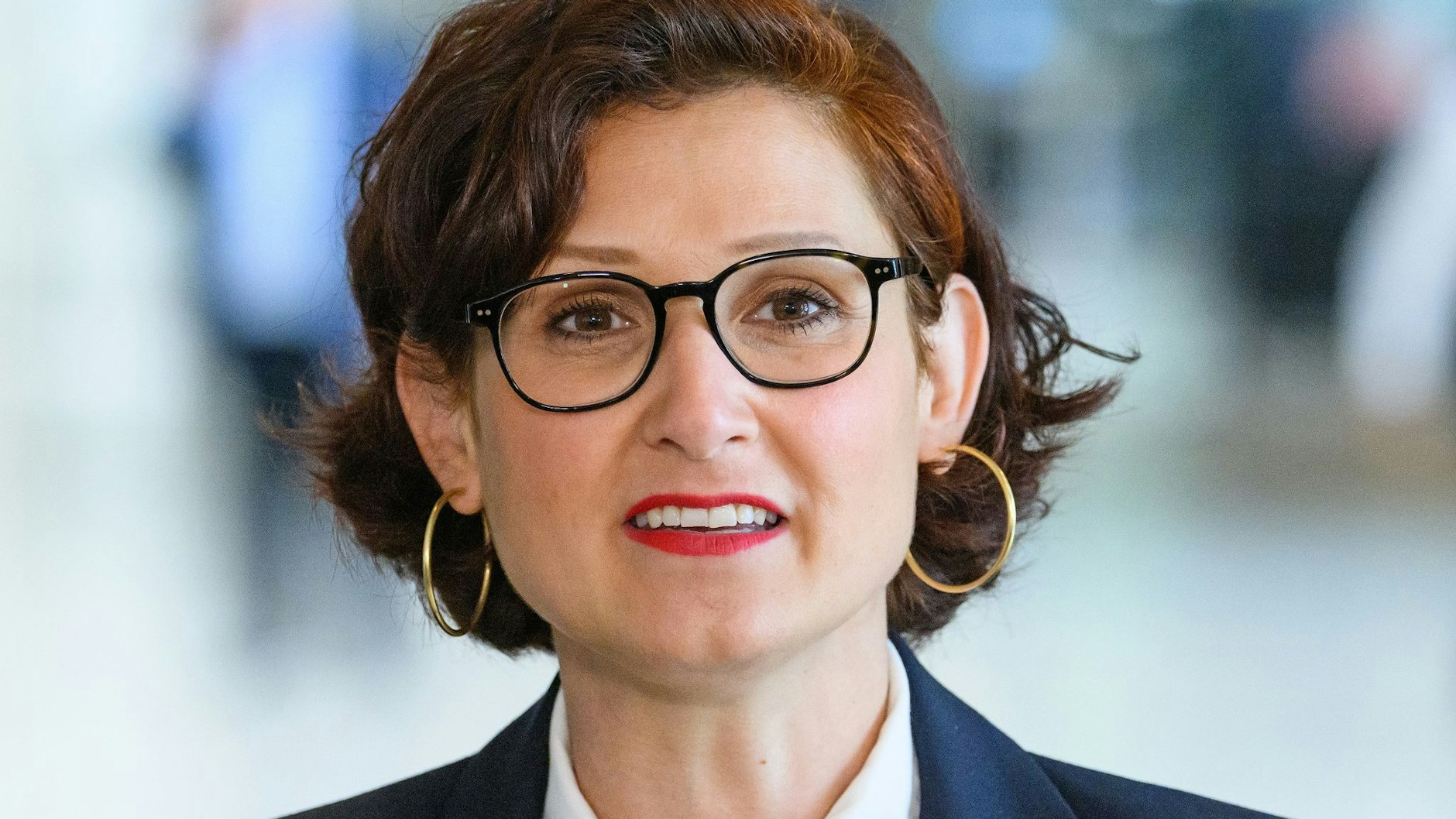 Die Bundes-Antidiskriminierungsbeauftragte Ferda Ataman sieht das Zusammenleben der Generationen bedroht.