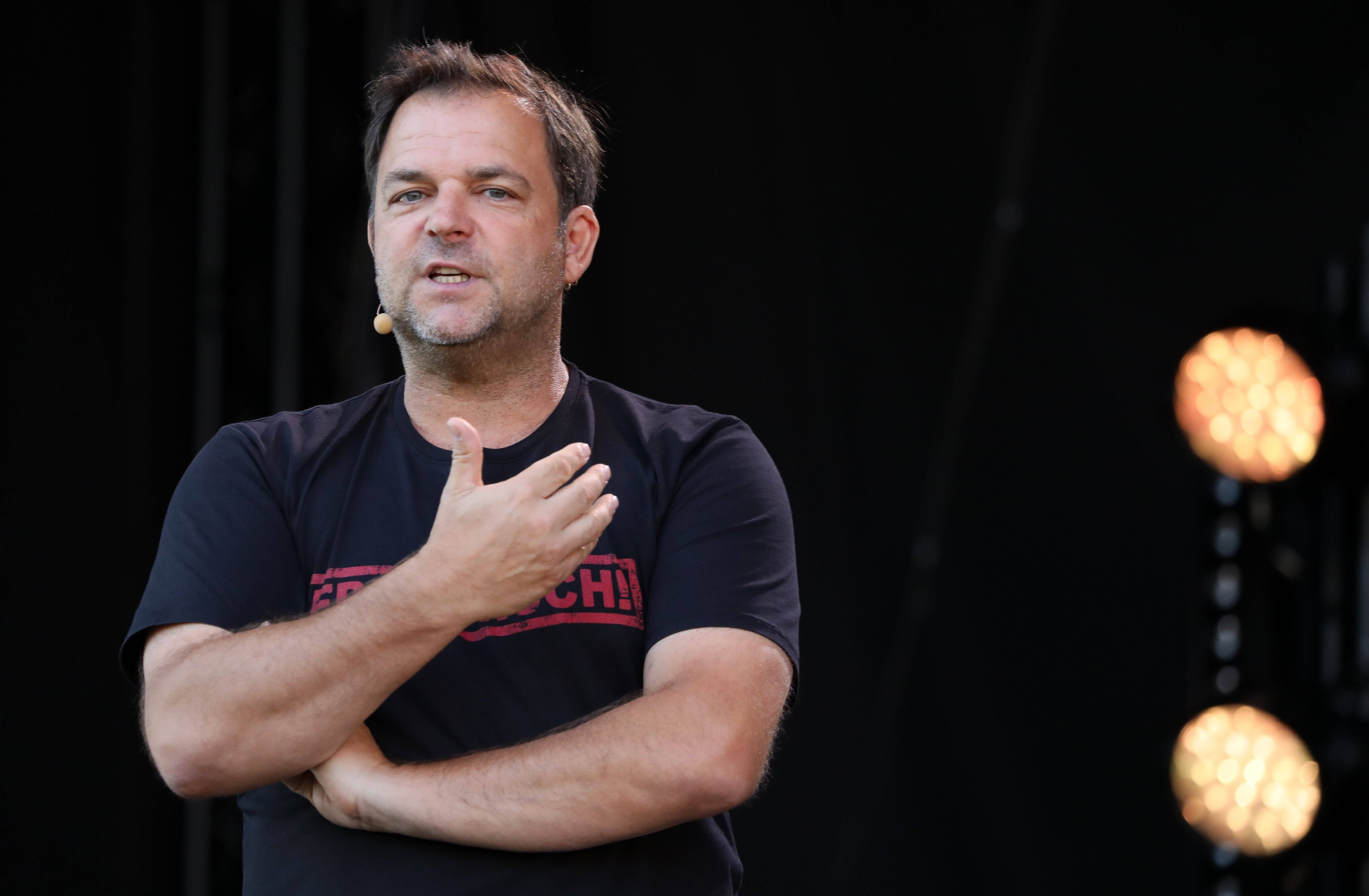 Image - Ihr Hund hat Angst zu Silvester? Martin Rütter hat da einen Eierlikör-Tipp – und kassiert dafür jetzt einen Shitstorm!