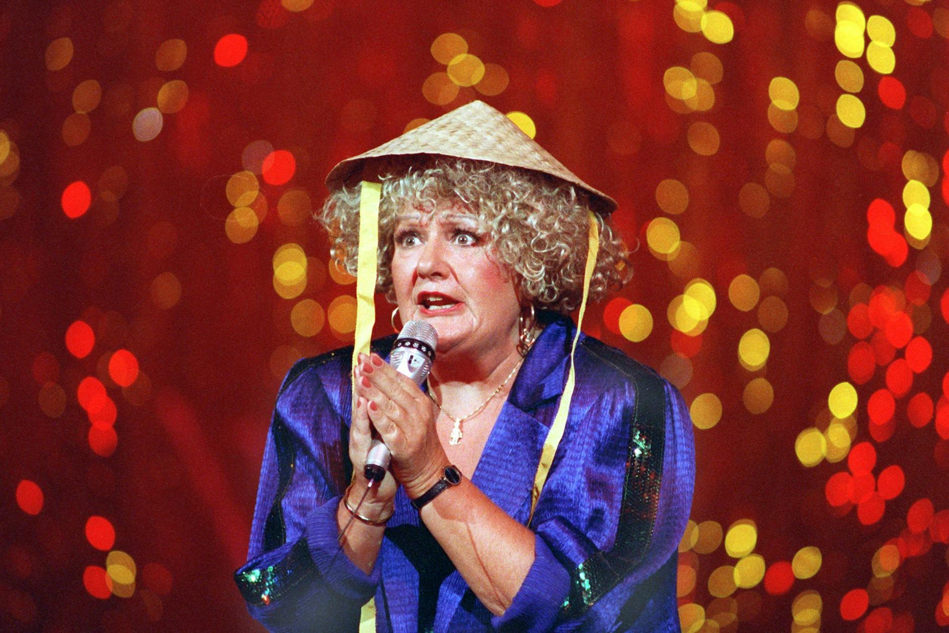 Helga Hahnemann lebte in Pankow und ist auf dem Friedhof in der Uhlandstraße begraben. Einen Platz mit ihrem Namen wird es aber in Pankow wohl nicht geben. 