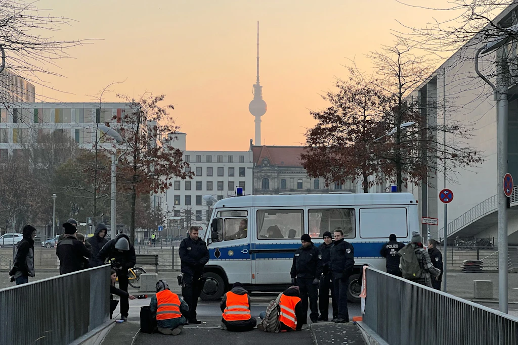 Senat greift härter gegen Blockaden der „Letzten Generation“ durch – Klima-Kleber müssen 2000 Euro Zwangsgeld zahlen