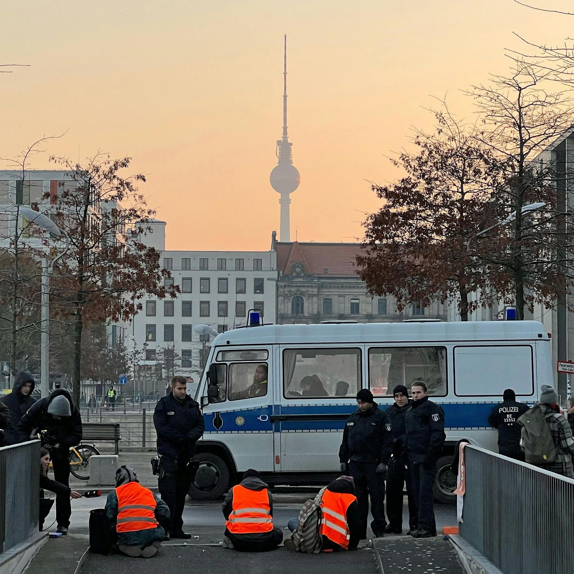 Senat greift härter gegen Blockaden der „Letzten Generation“ durch – Klima-Kleber müssen 2000 Euro Zwangsgeld zahlen