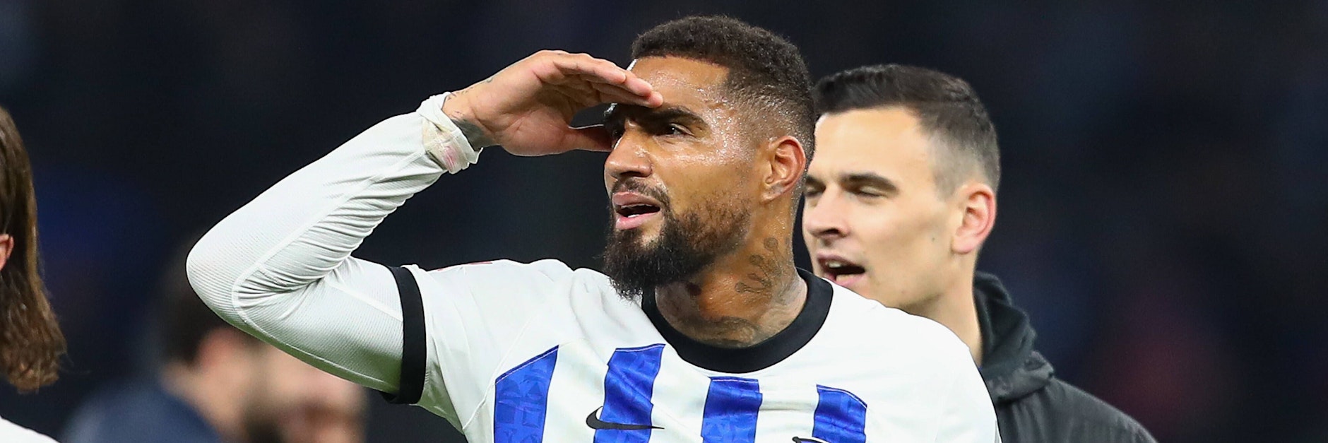 Hertha-Routinier Prince Boateng (35) hält Ausschau. Straßenkicker wie er sind in Deutschland nicht in Sicht.&nbsp;