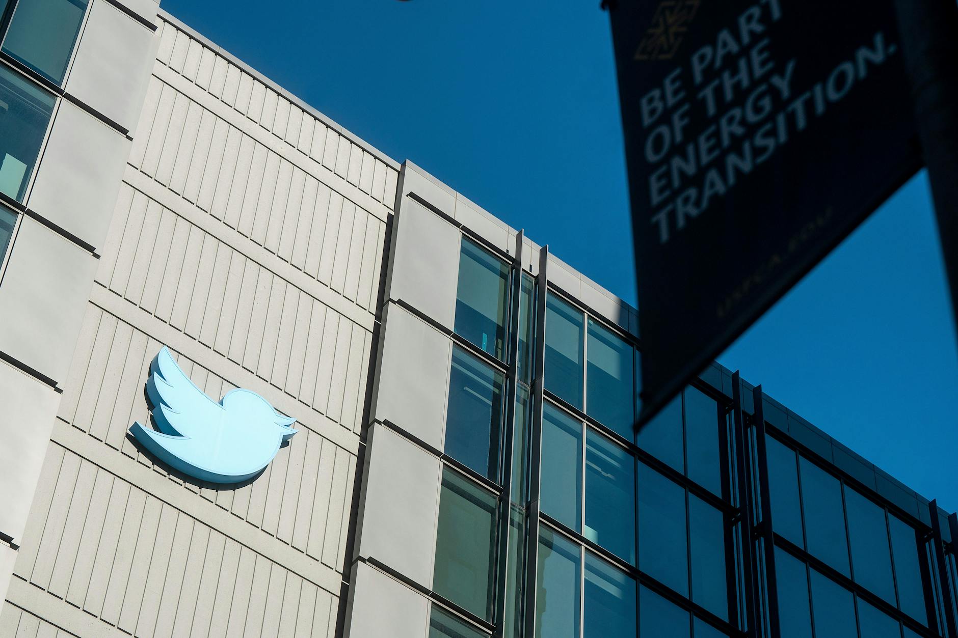 Der Twitter-Sitz in San Francisco. In den USA wurde ein ehemaliger Mitarbeiter des Konzerns wegen Spionage zu einer Haftstrafe verurteilt.