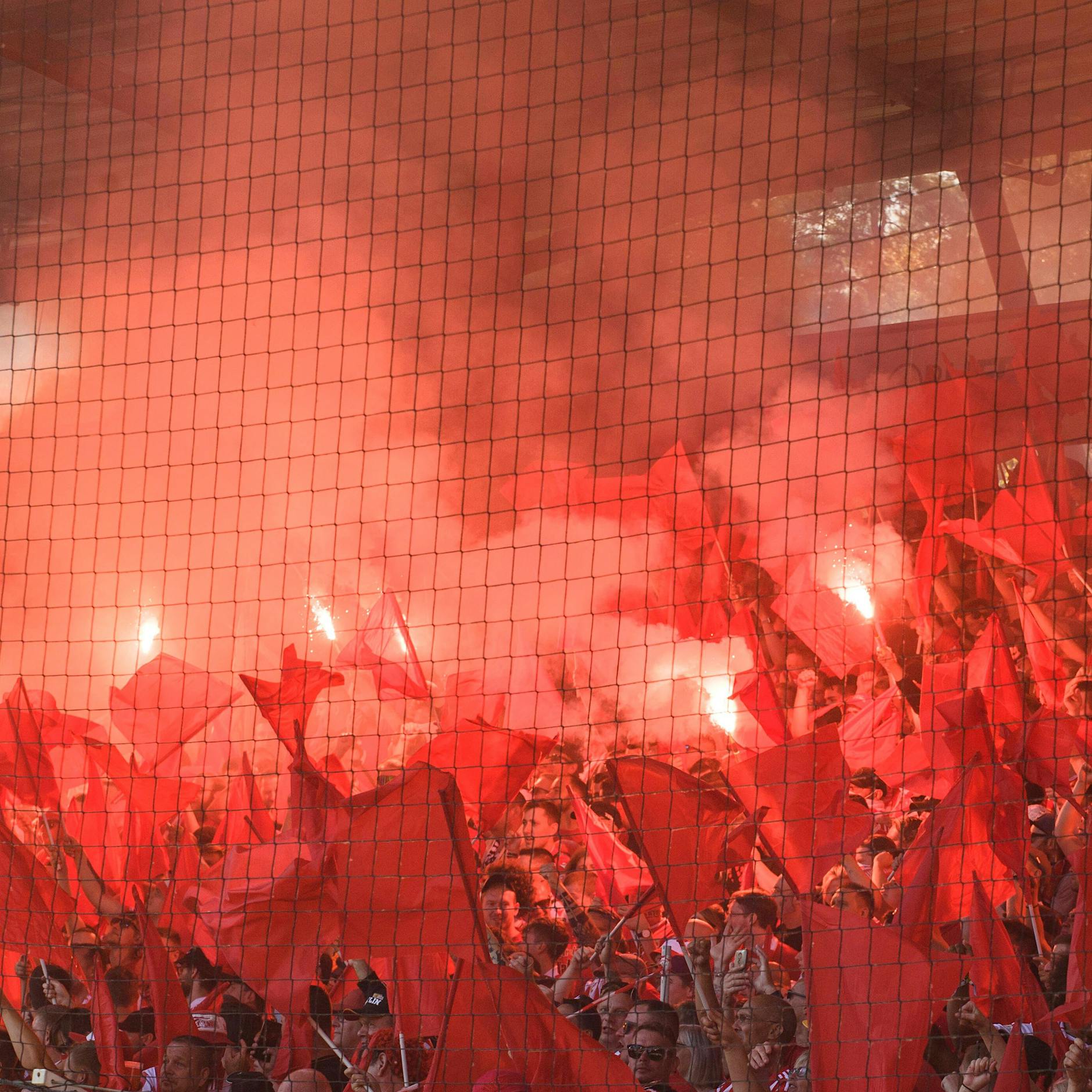 Dreimal so viel wie Hertha: 1. FC Union muss für Derby-Pyro richtig blechen