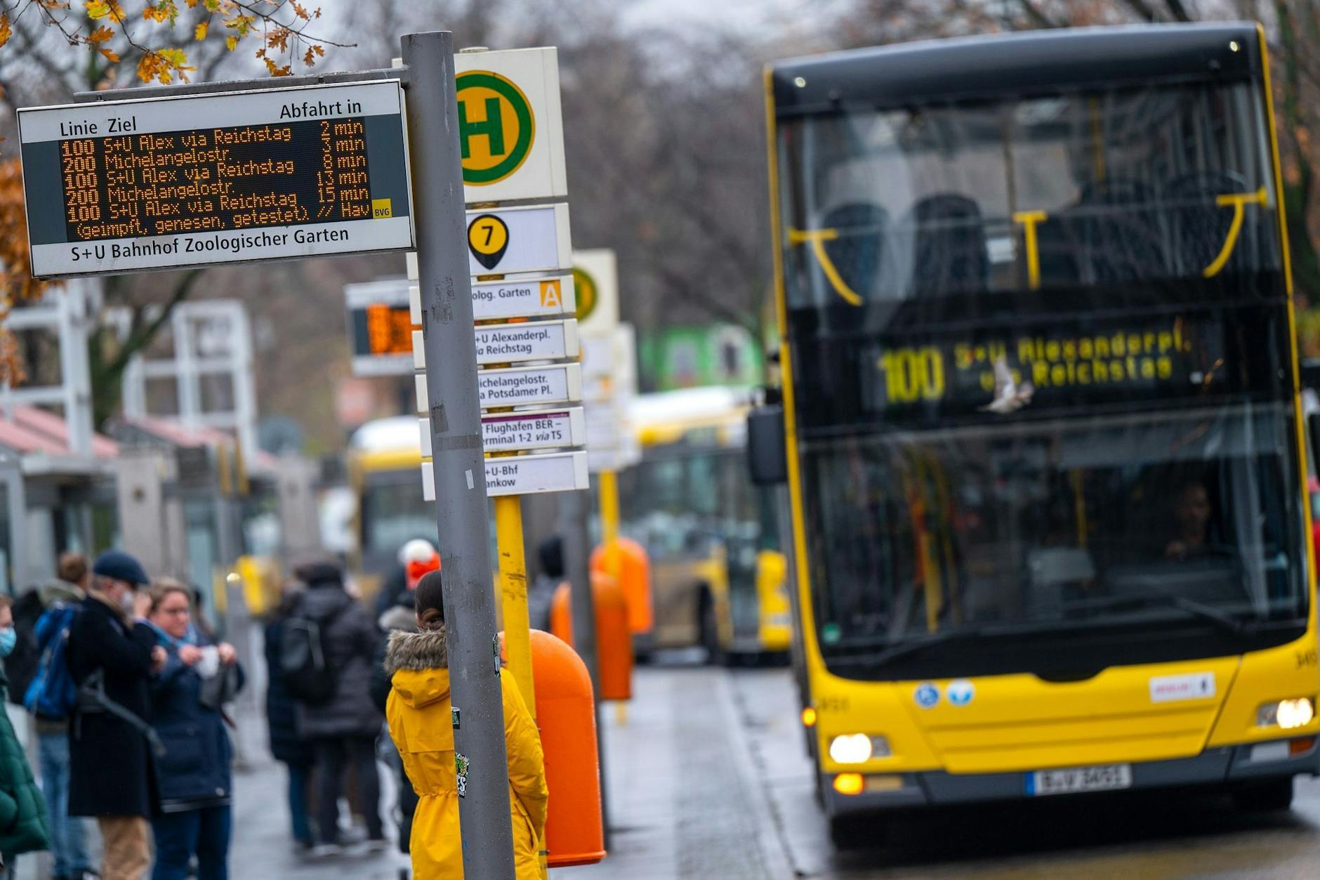 Wegen krankheitsbedingter Ausfälle kann es auf allen Linien der BVG zu Verzögerungen kommen.