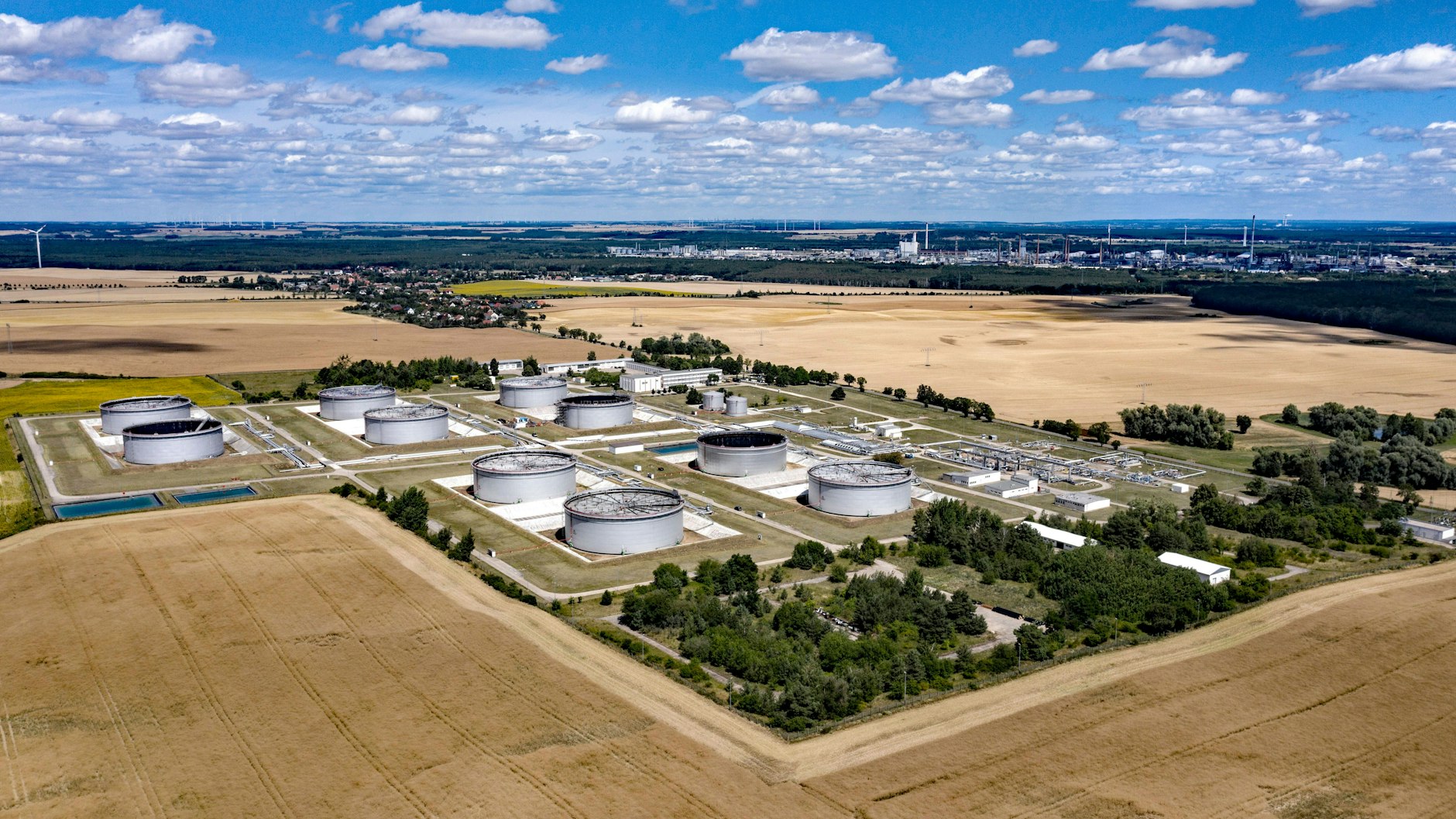 Rohöl-Tanks der PCK-Raffinerie in Schwedt. Ab 1. Januar soll hier kein russisches Öl mehr fließen.