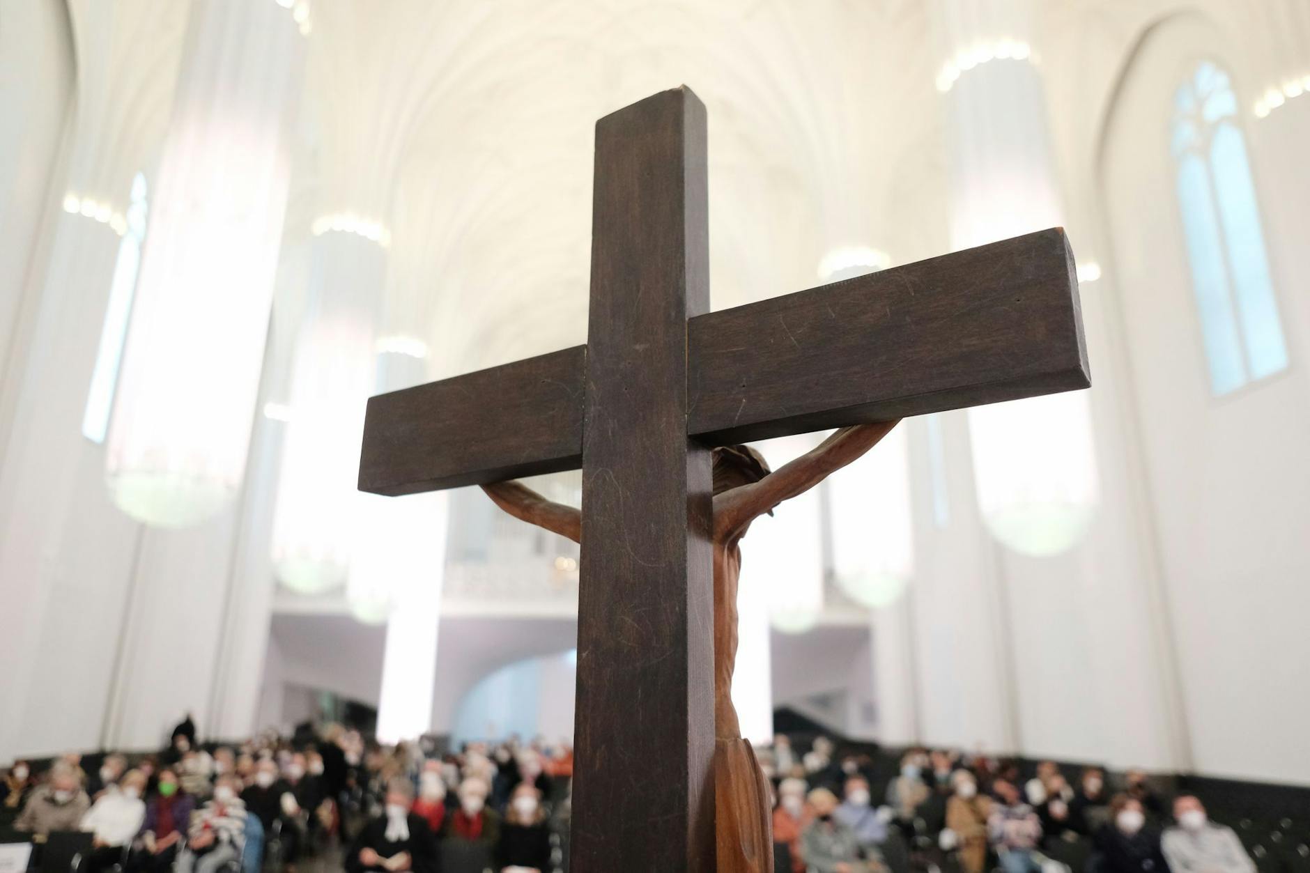 ARCHIV - In der Universitätskirche Paulinum findet ein Gottesdienst statt.