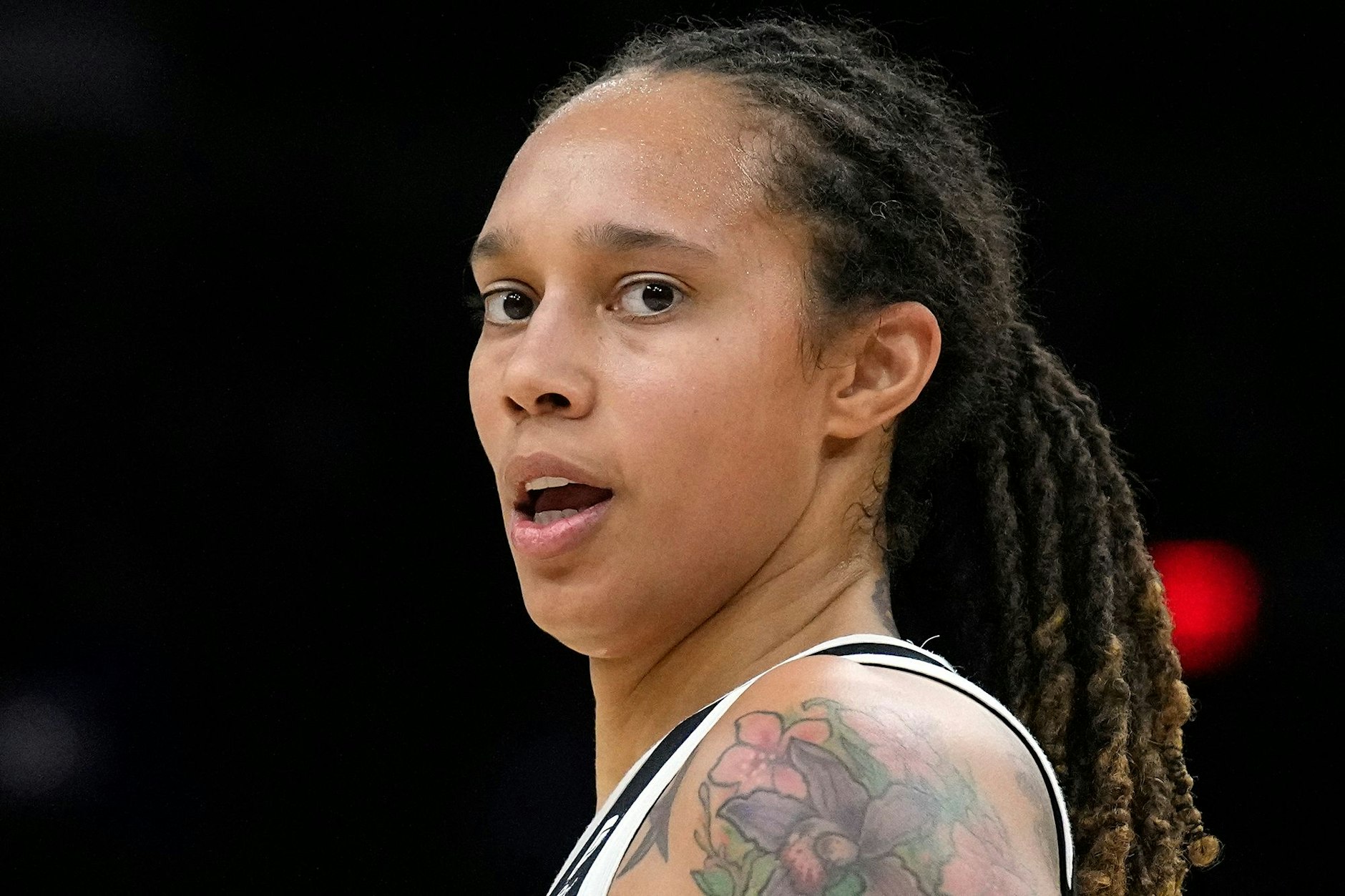 Brittney Griner DerrinMedet