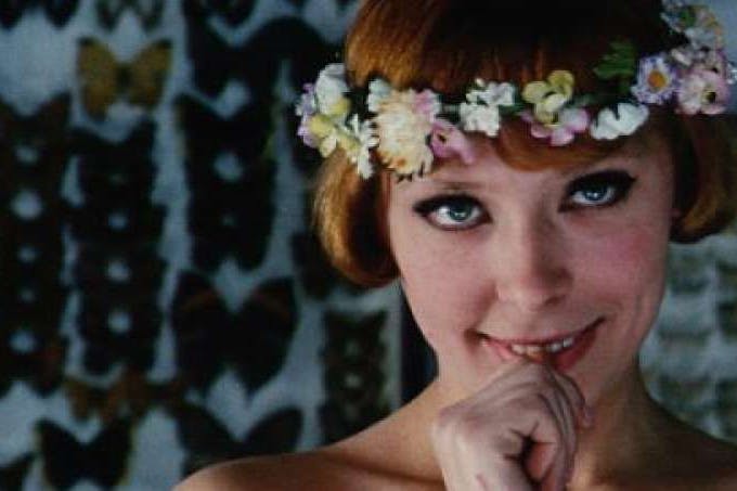 Es gibt bis heute kaum einen moderneren und mutigeren Film als dieses 1965 entstandene Schlüsselwerk um zwei gegen alle Konventionen rebellierende, junge Frauen: Tausendschönchen“ von Věra Chytilová 