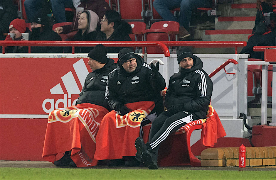 Urs Fischer (M.) gewann mit dem 1. FC Union Berlin beide Testspiele nach der (ersten) Winterpause.