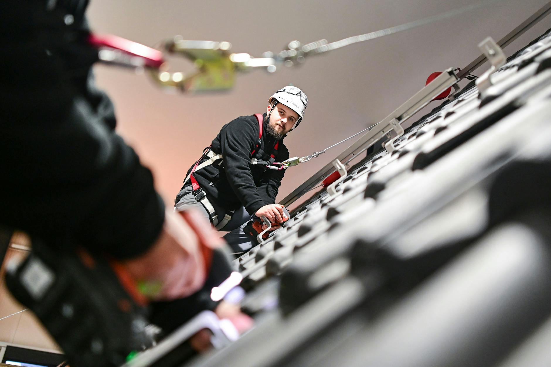Lucas Wieckenberg ist Kfz-Mechatroniker. Demnächst wird er Solaranlagen installieren.