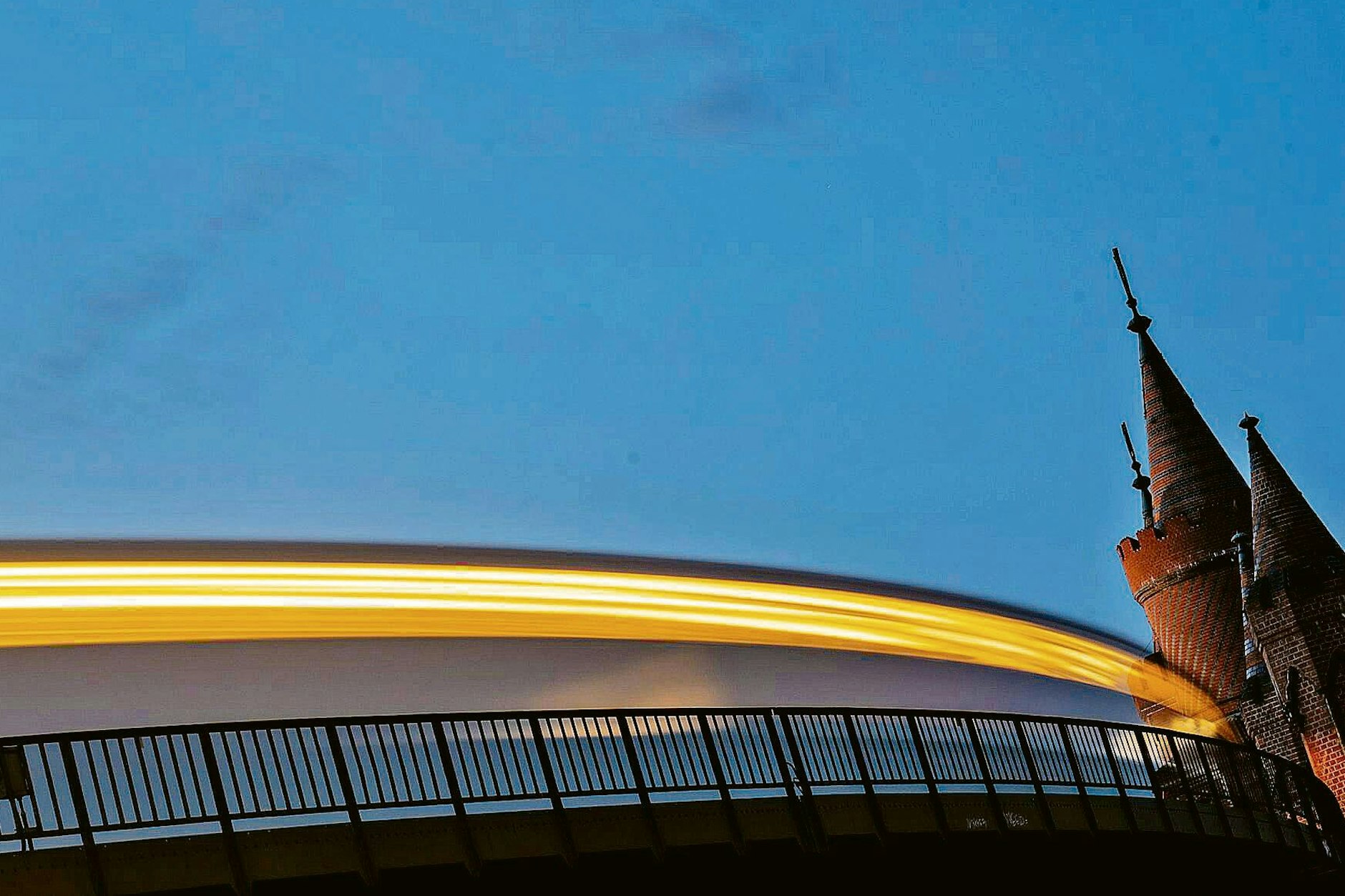 Eine U-Bahn auf der Oberbaumbrücke&nbsp;