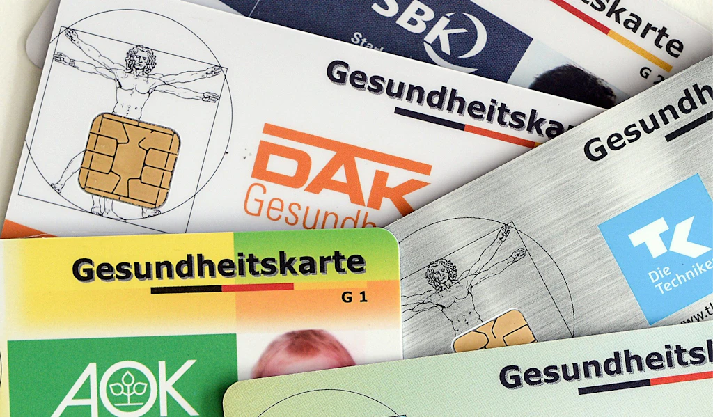 Krankenkassen erhöhen Zusatzbeiträge: Wo es 2023 teurer wird