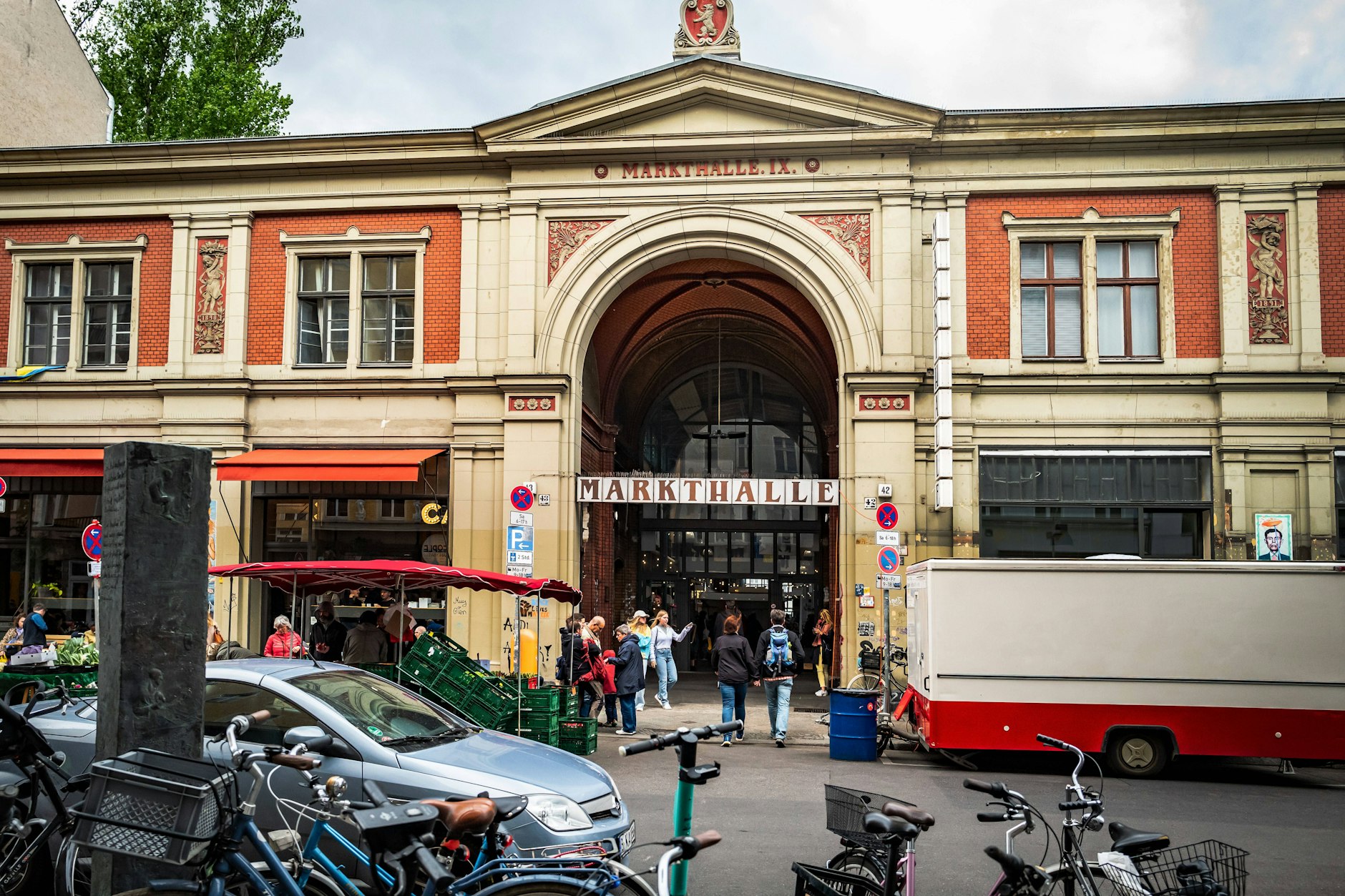 Hat die Zeiten überstanden: Markthalle Neun in Berlin-Kreuzberg. Erbaut nach Entwürfen von Stadtbaurat Hermann Blankenstein.