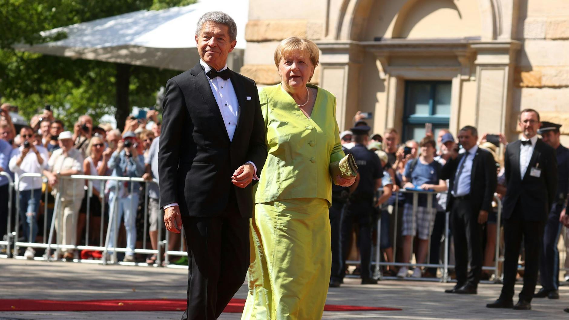 Angela Merkel und ihr Mann Joachim Sauer bei den Wagner-Festspielen in Bayreuth.